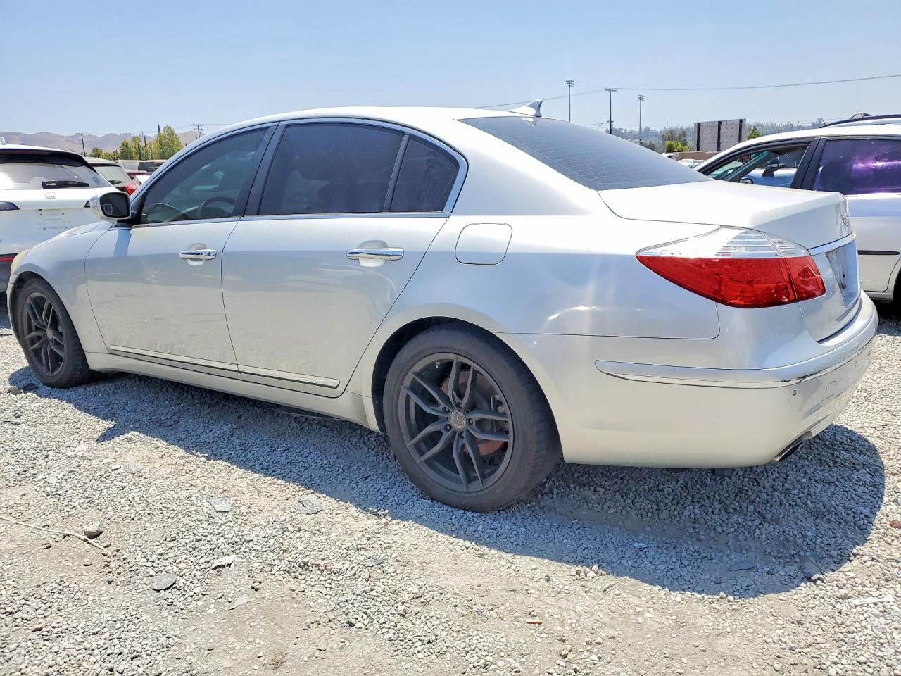 2011 Hyundai Genesis 4.6l Silver vin: KMHGC4DF9BU127400