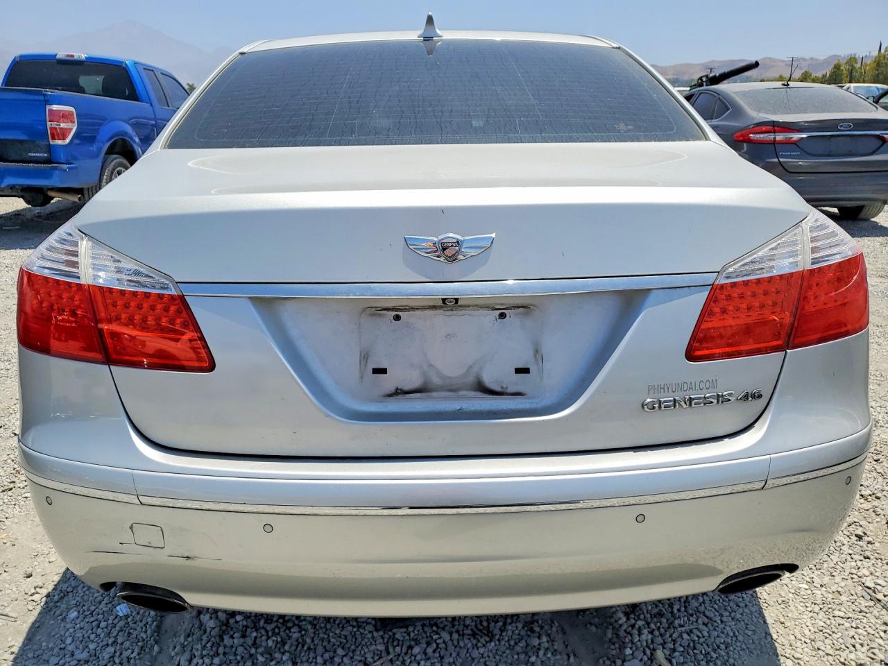 2011 Hyundai Genesis 4.6l Silver vin: KMHGC4DF9BU127400