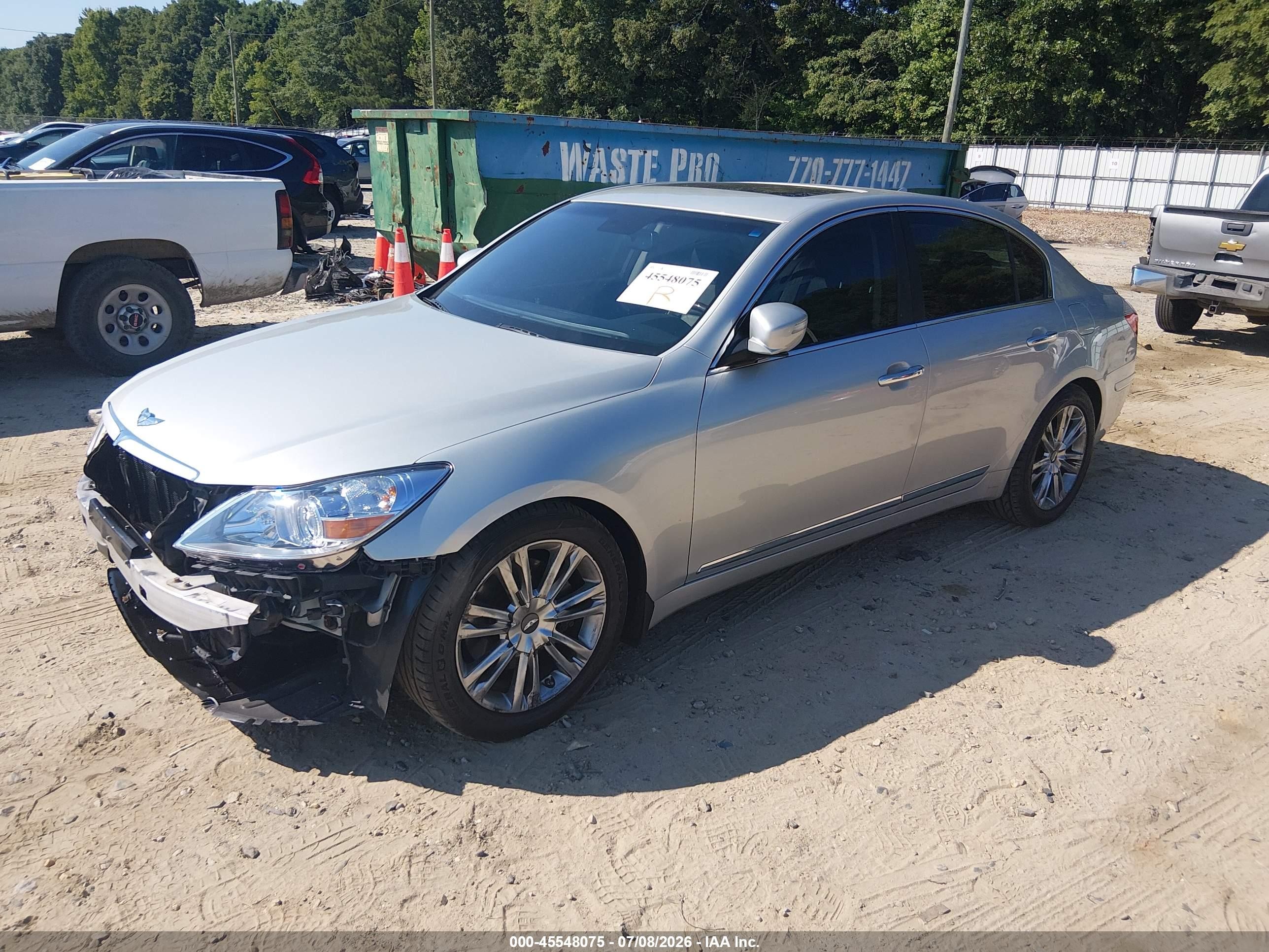 2011 Hyundai Genesis 4.6 Silver vin: KMHGC4DFXBU133738