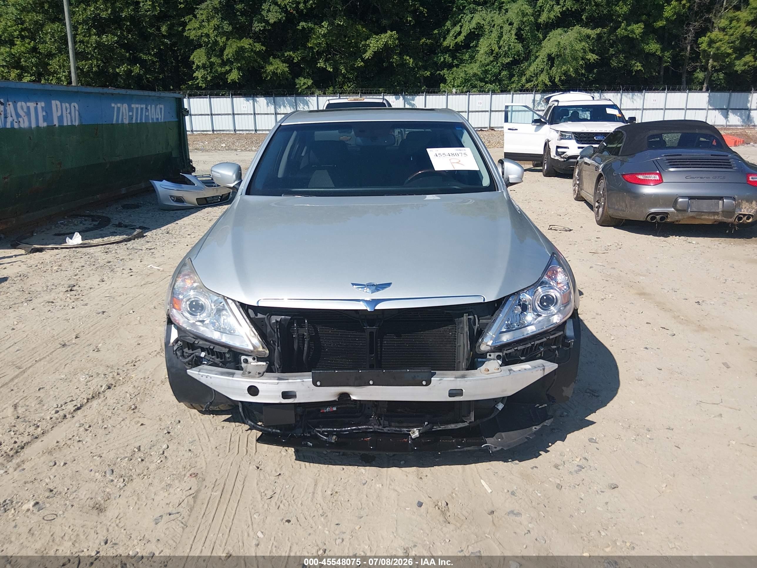 2011 Hyundai Genesis 4.6 Silver vin: KMHGC4DFXBU133738
