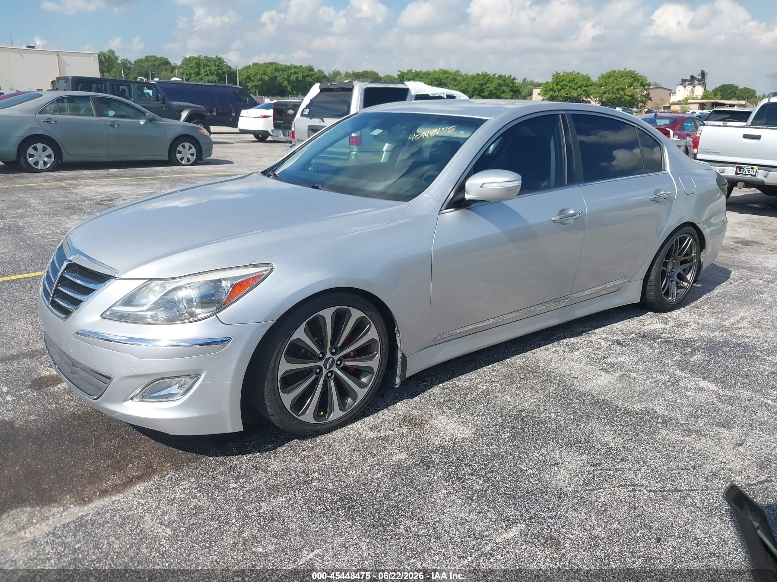 2013 Hyundai Genesis 5.0 R-spec Silver vin: KMHGC4DH0DU232637