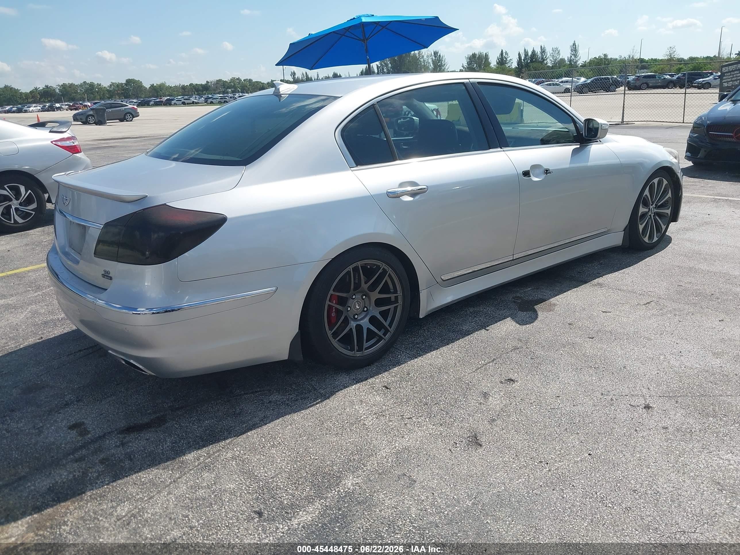 2013 Hyundai Genesis 5.0 R-spec Silver vin: KMHGC4DH0DU232637