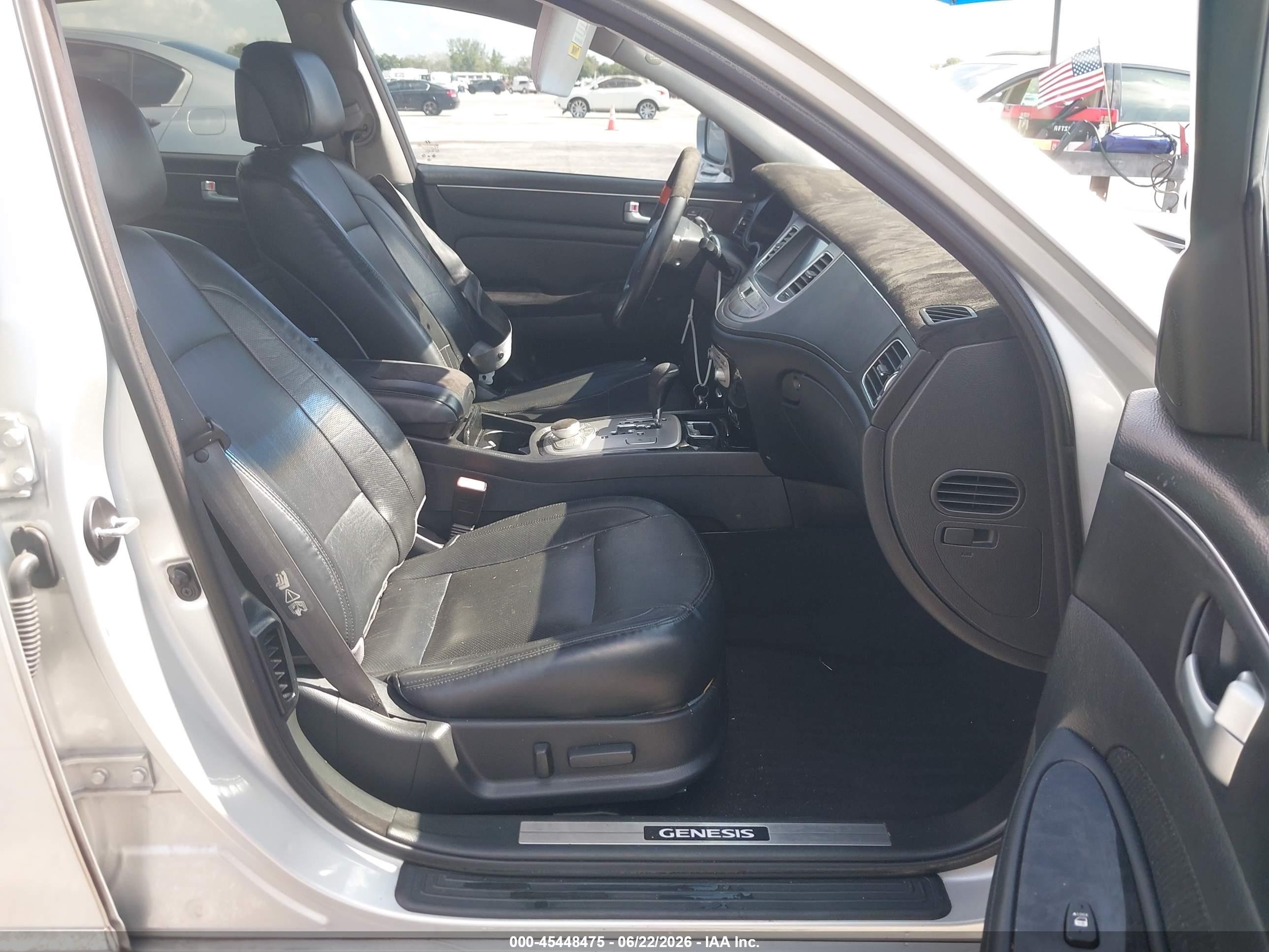 2013 Hyundai Genesis 5.0 R-spec Silver vin: KMHGC4DH0DU232637