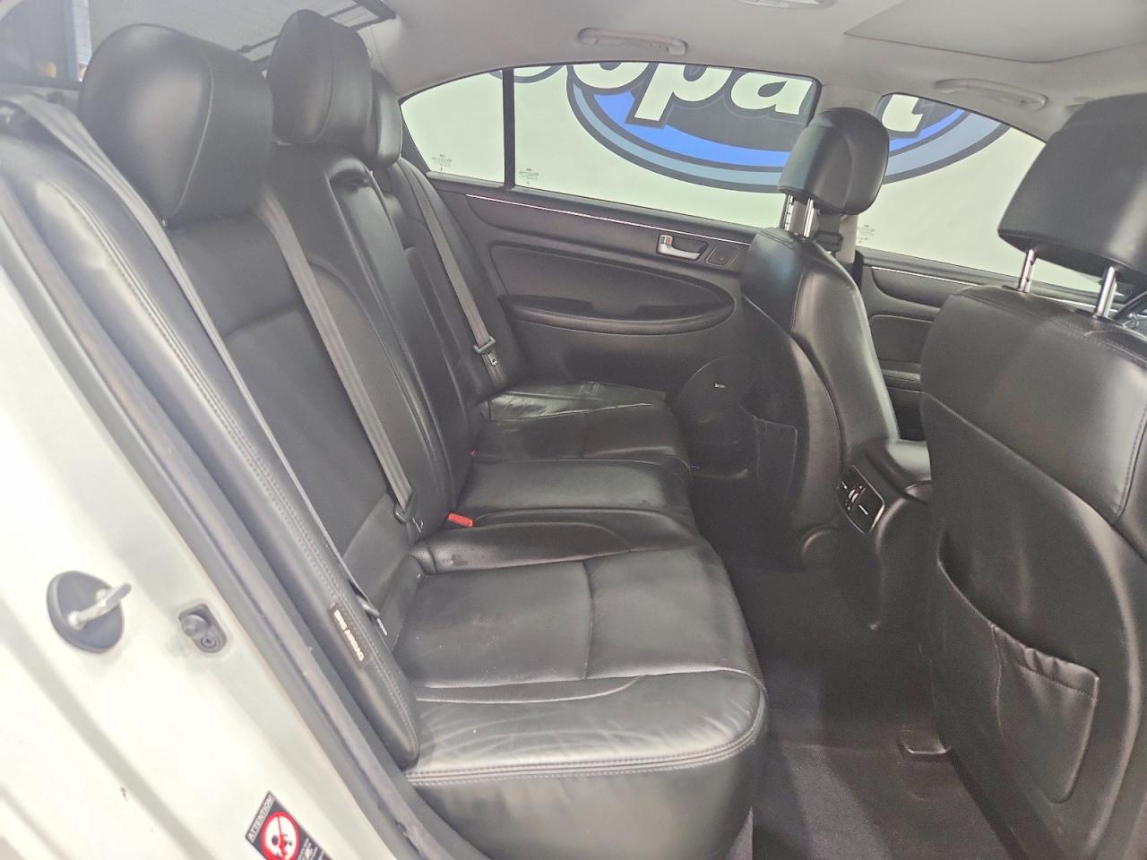 2013 Hyundai Genesis 5.0l White vin: KMHGC4DH1DU226099