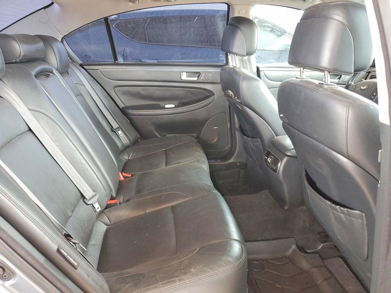 2014 Hyundai Genesis 5.0l Silver vin: KMHGC4DH1EU262389