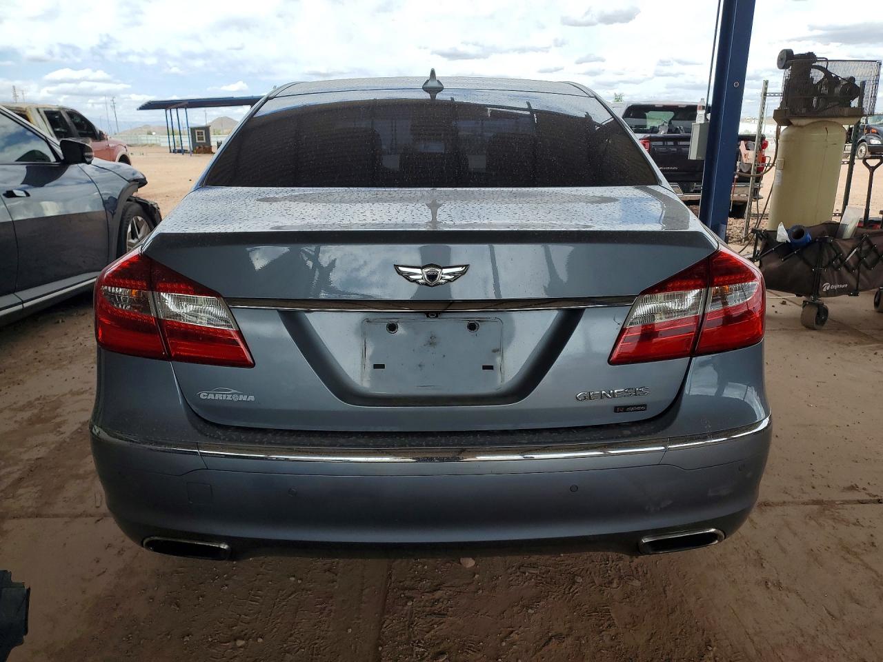 2014 Hyundai Genesis 5.0l Silver vin: KMHGC4DH1EU262389