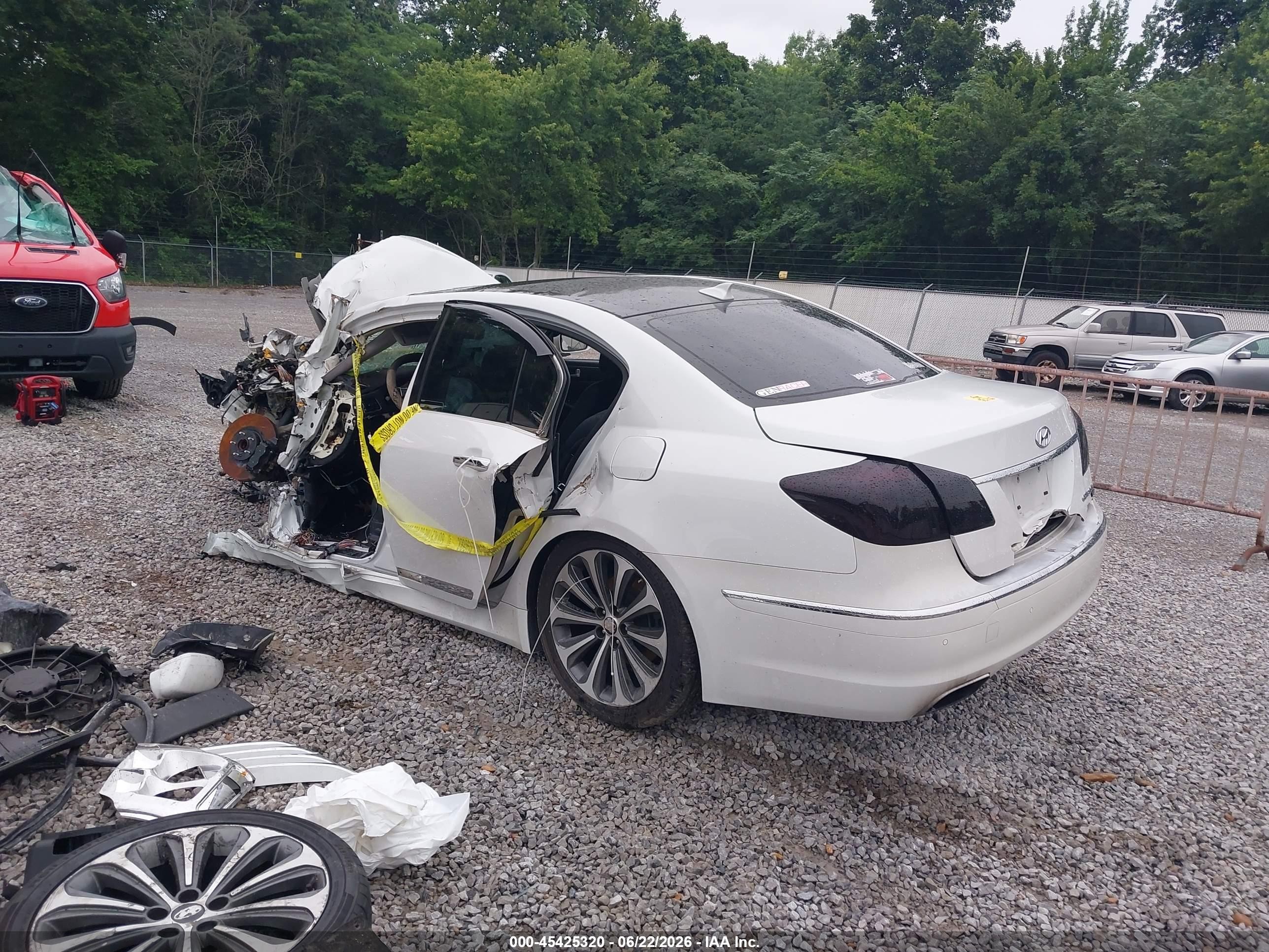 2013 Hyundai Genesis 5.0 R-spec White vin: KMHGC4DH2DU241243
