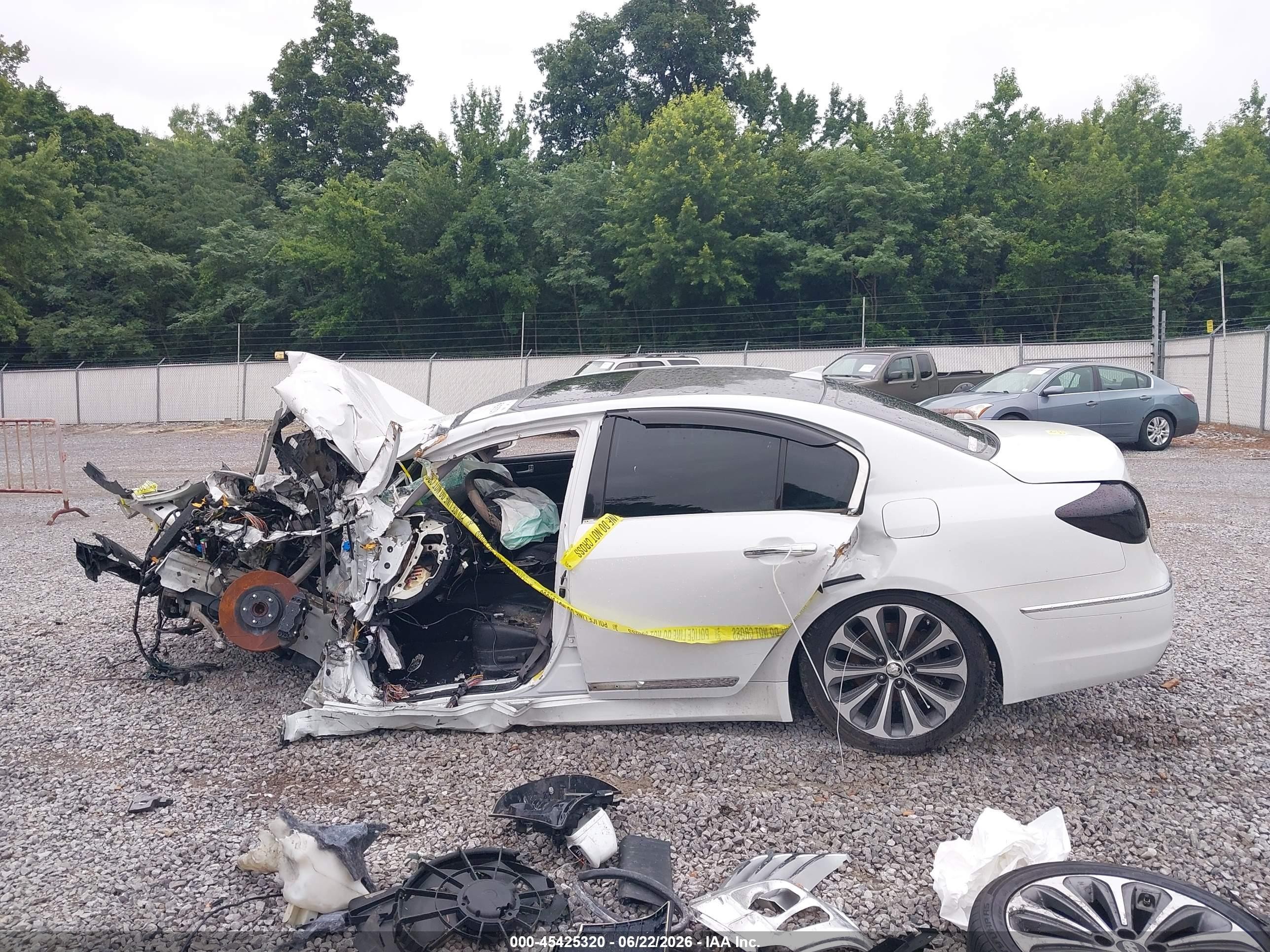 2013 Hyundai Genesis 5.0 R-spec White vin: KMHGC4DH2DU241243
