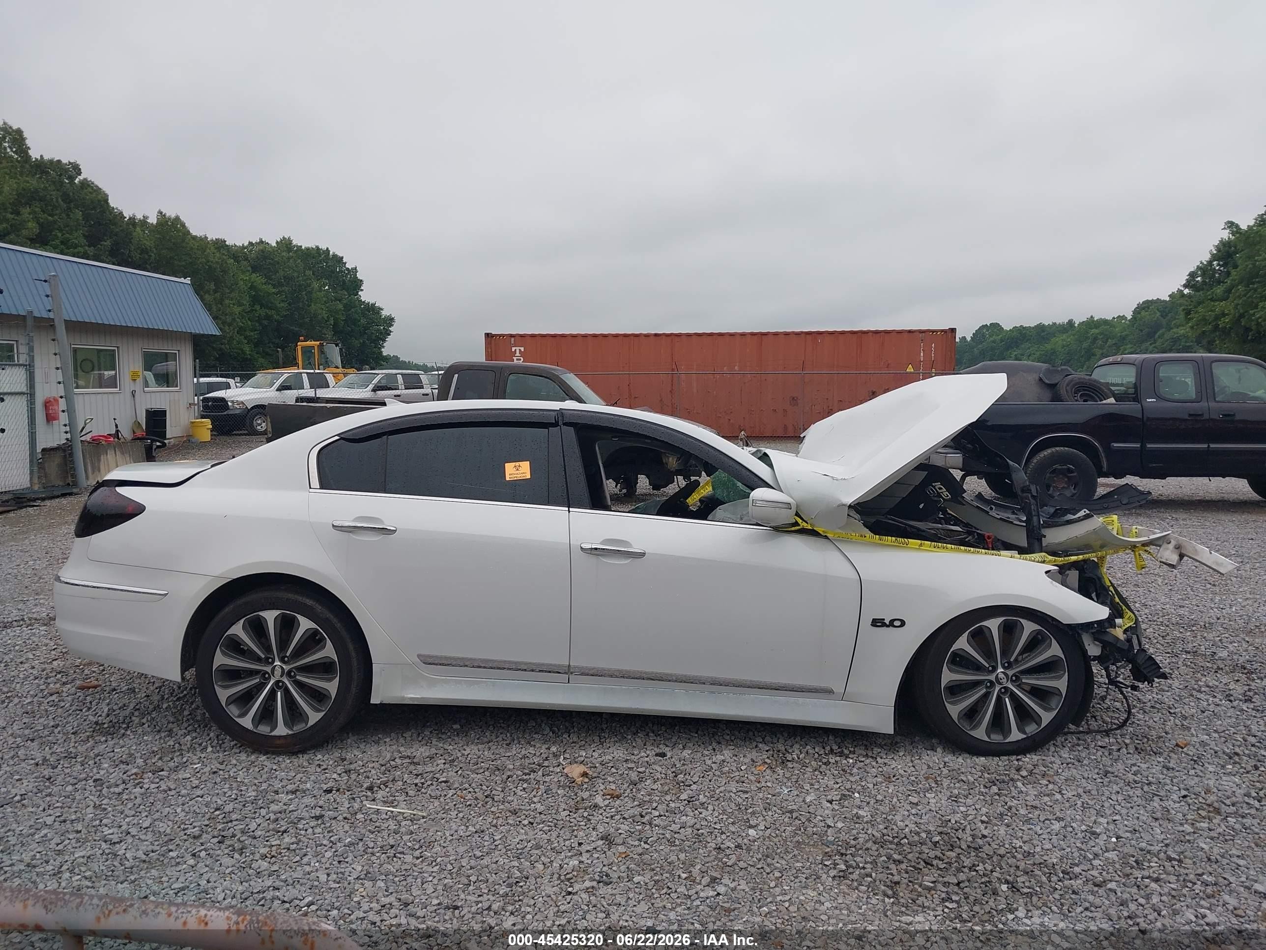 2013 Hyundai Genesis 5.0 R-spec White vin: KMHGC4DH2DU241243