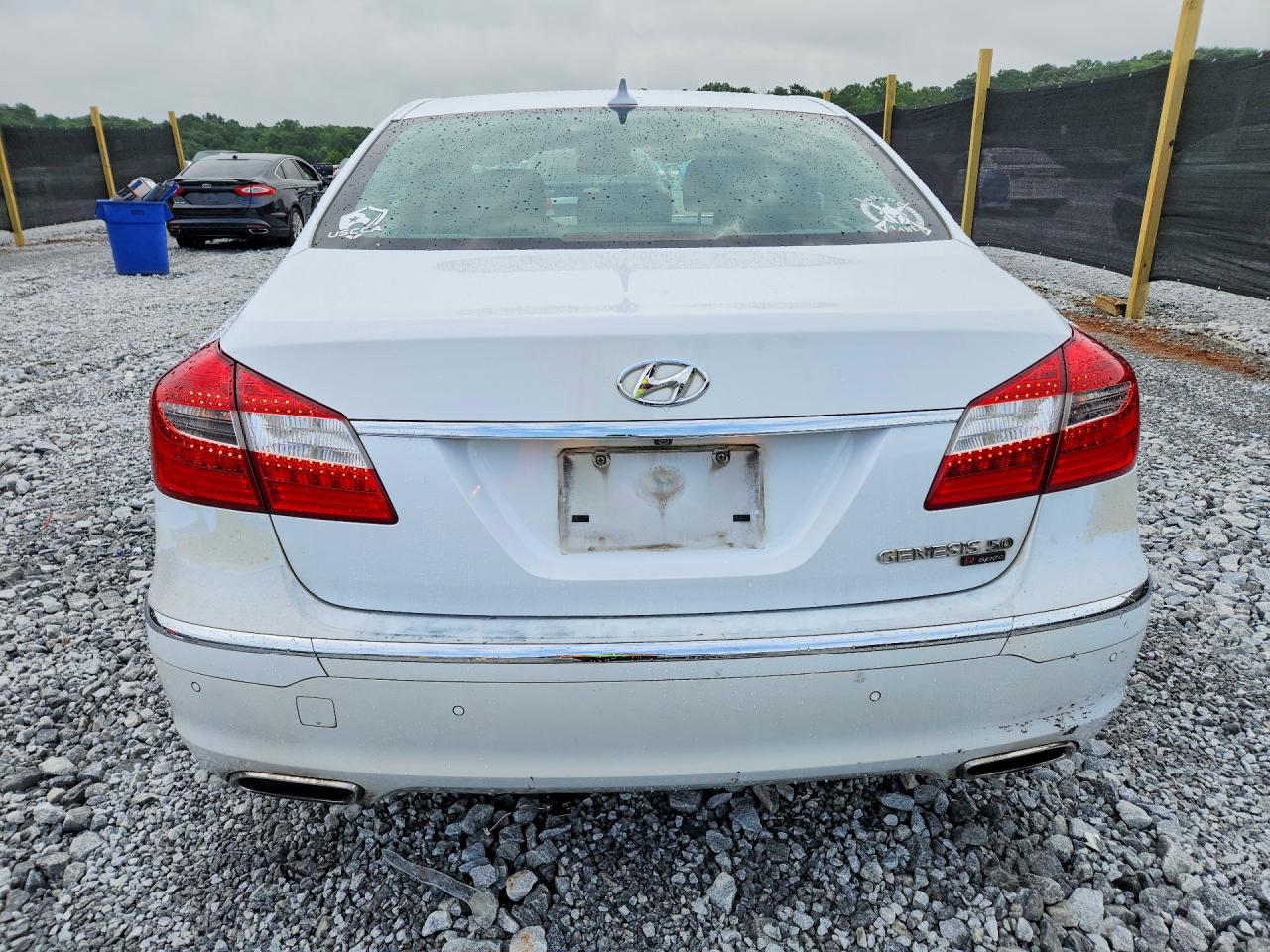 2014 Hyundai Genesis 5.0l White vin: KMHGC4DH2EU261042