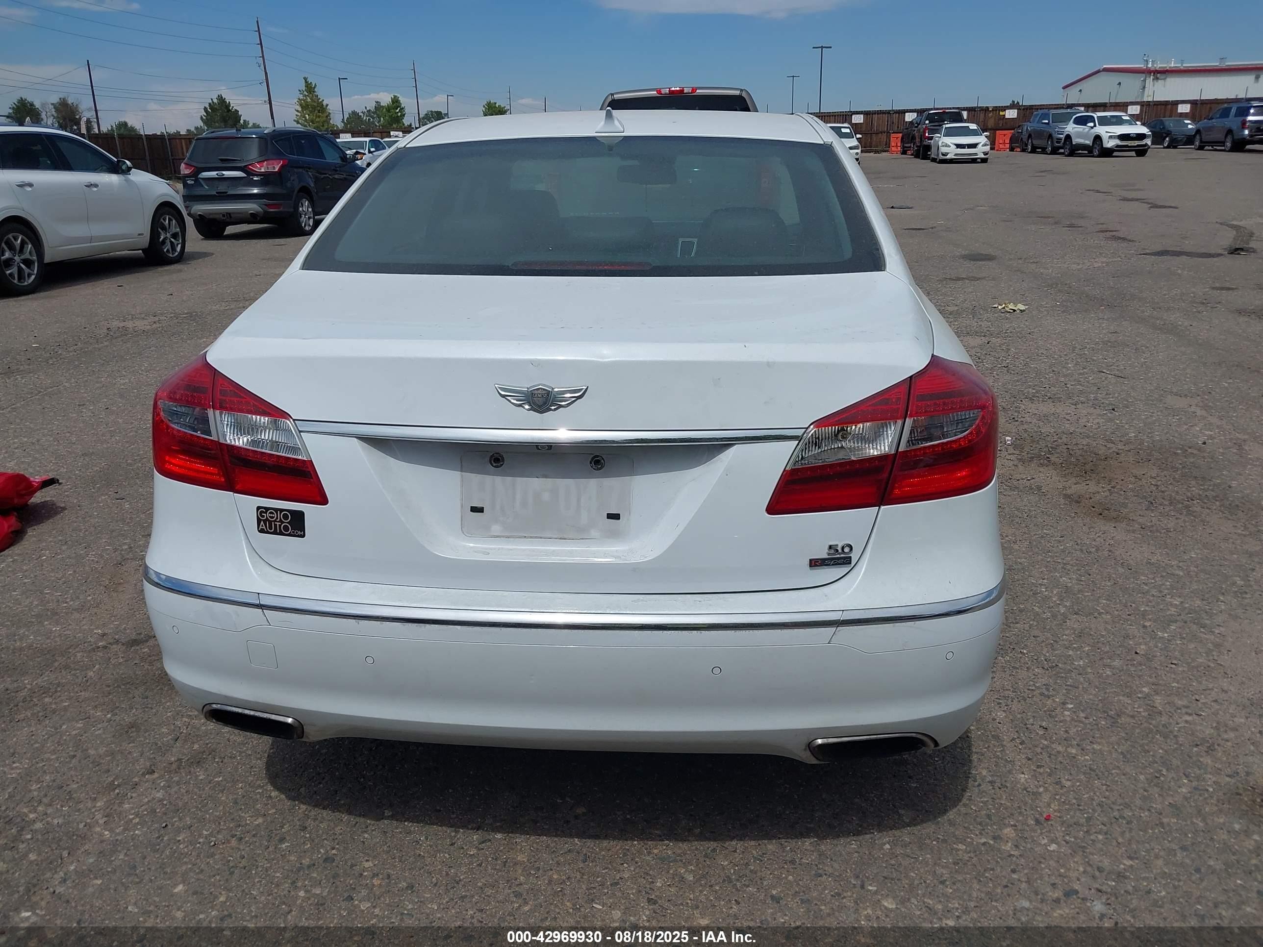 2014 Hyundai Genesis 5.0 R-spec White vin: KMHGC4DH4EU262404