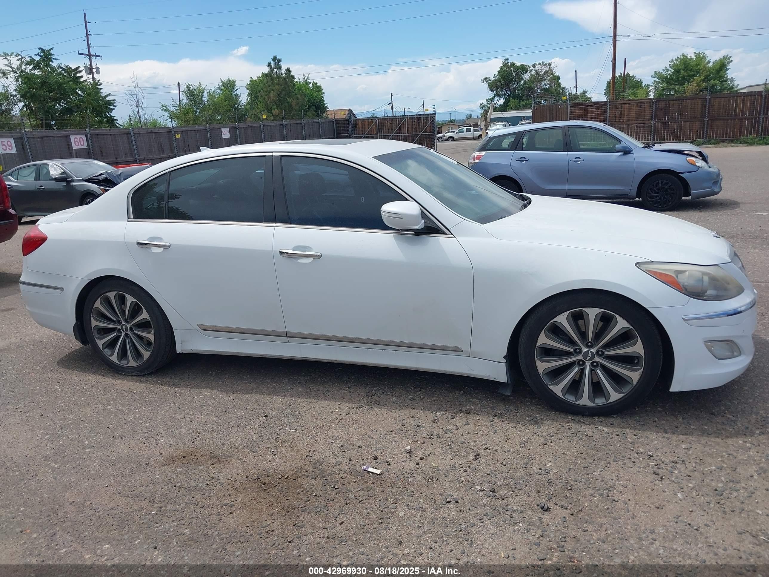 2014 Hyundai Genesis 5.0 R-spec White vin: KMHGC4DH4EU262404