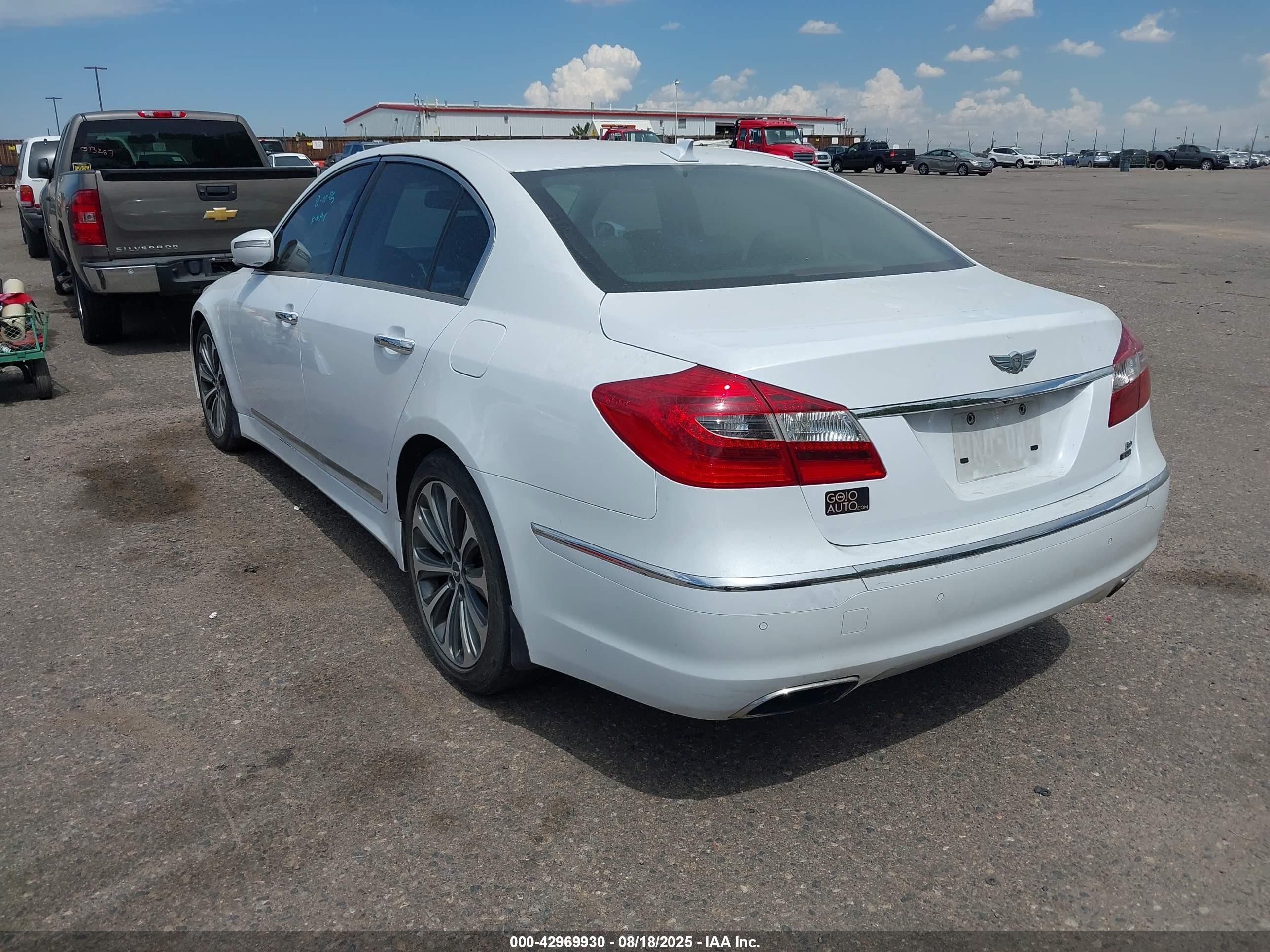 2014 Hyundai Genesis 5.0 R-spec White vin: KMHGC4DH4EU262404