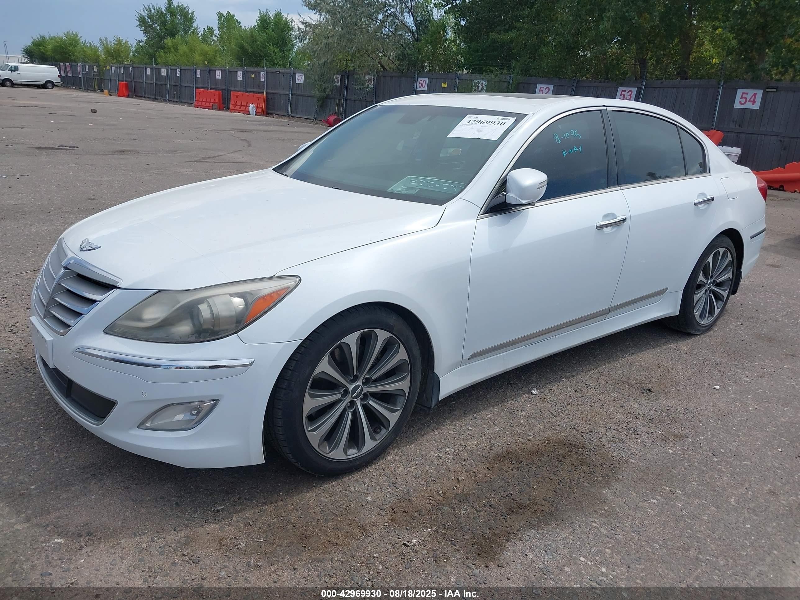2014 Hyundai Genesis 5.0 R-spec White vin: KMHGC4DH4EU262404