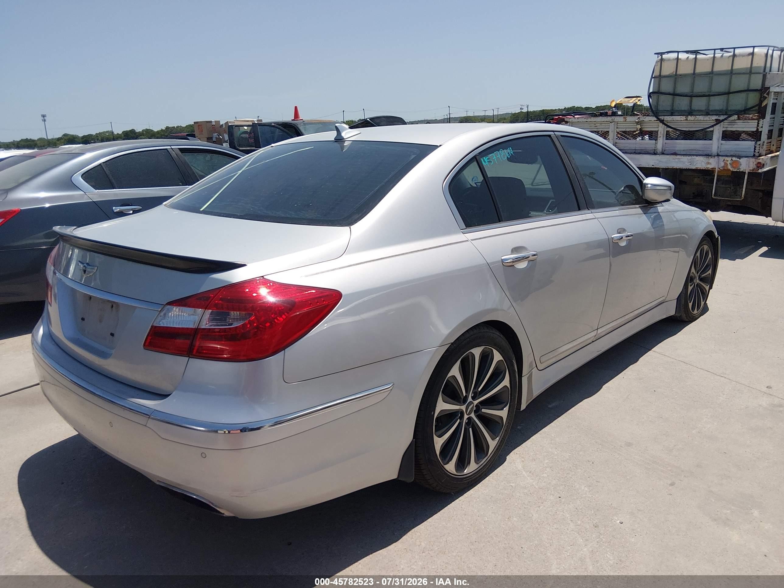 2012 Hyundai Genesis 5.0 R-spec Silver vin: KMHGC4DH6CU169414
