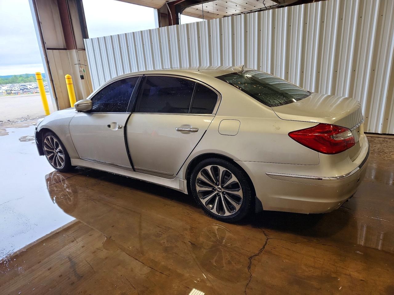 2013 Hyundai Genesis 5.0l Silver vin: KMHGC4DH6DU225322