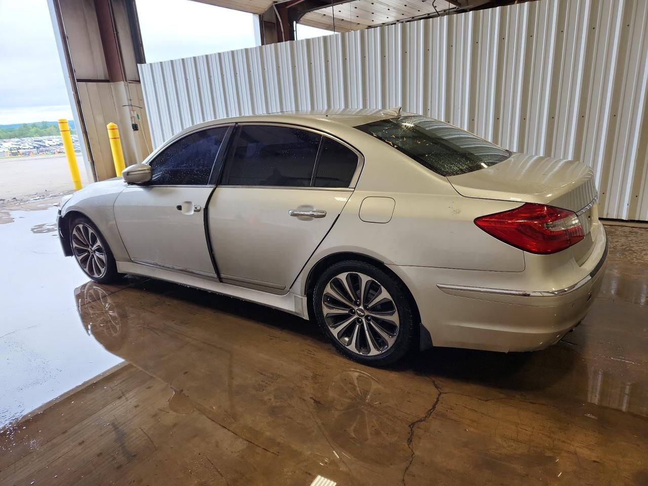 2013 Hyundai Genesis 5.0l Silver vin: KMHGC4DH6DU225322 Damage: Left Qtr Panel, Multiple Scratches Heavy, 2