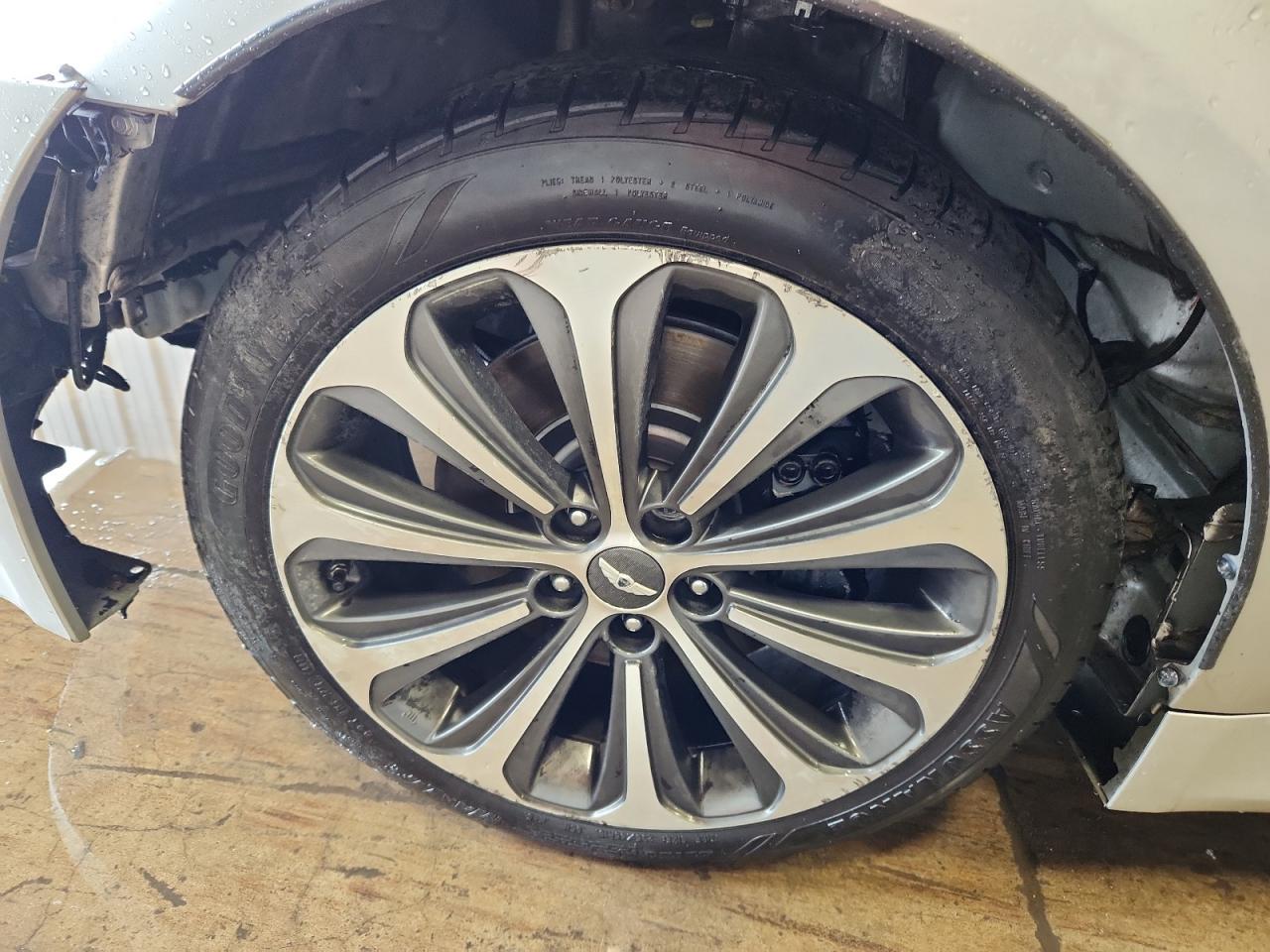 2013 Hyundai Genesis 5.0l Silver vin: KMHGC4DH6DU225322 Damage: Left Front Wheel, Curb Rash, > 12 Inches