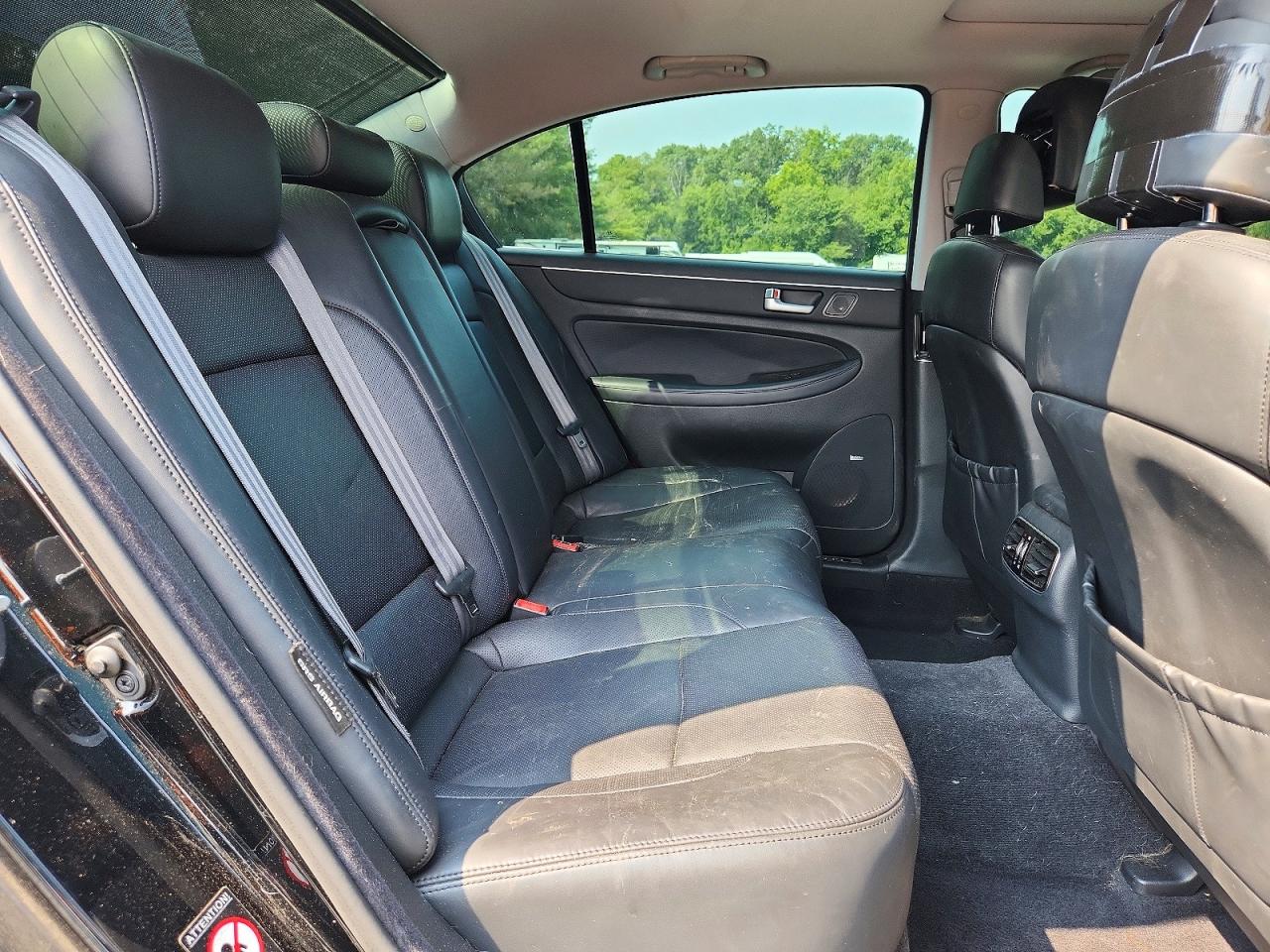 2013 Hyundai Genesis Black vin: KMHGC4DH6DU256246