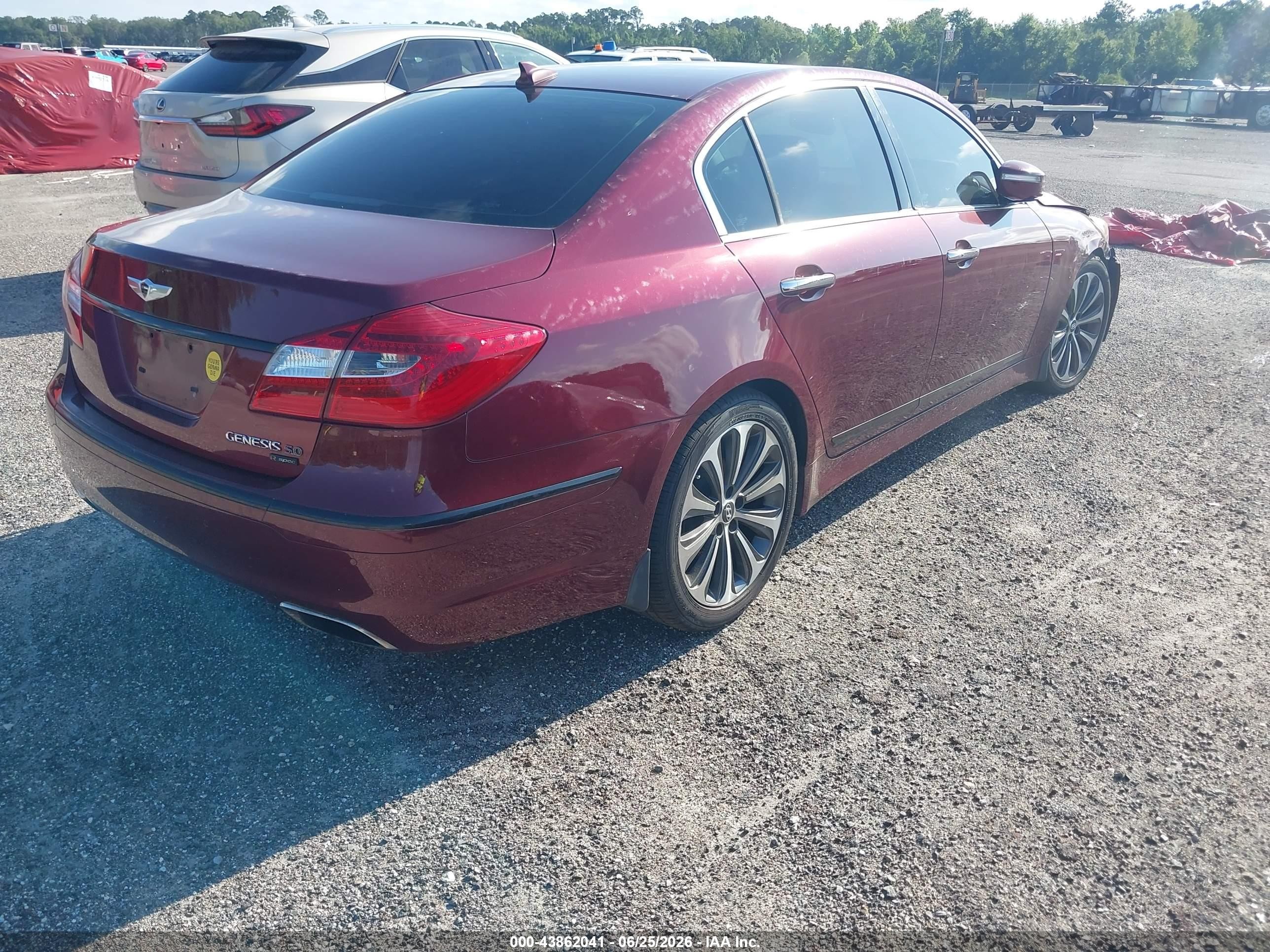 2013 Hyundai Genesis 5.0 R-spec Red vin: KMHGC4DH7DU230318