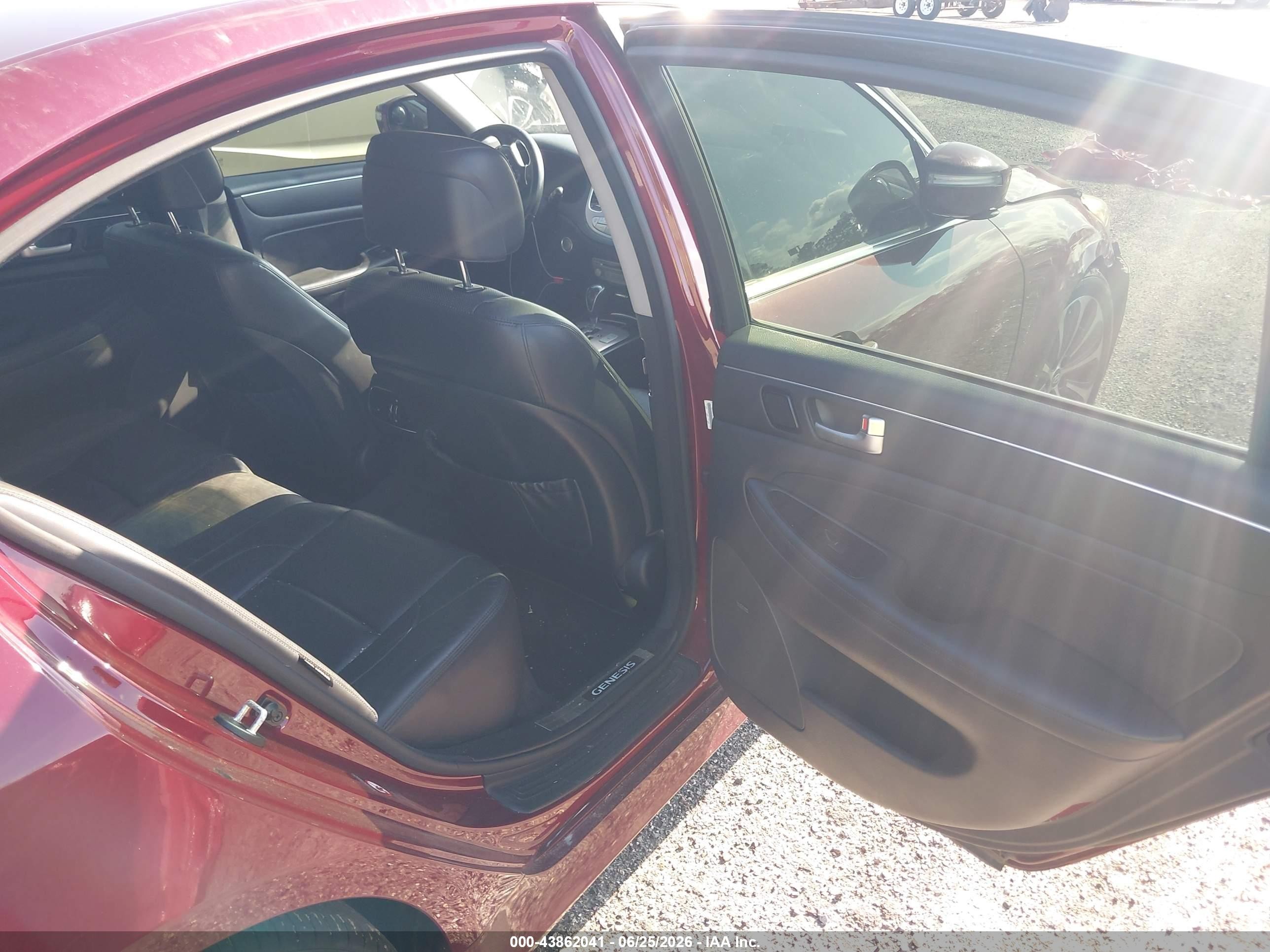 2013 Hyundai Genesis 5.0 R-spec Red vin: KMHGC4DH7DU230318
