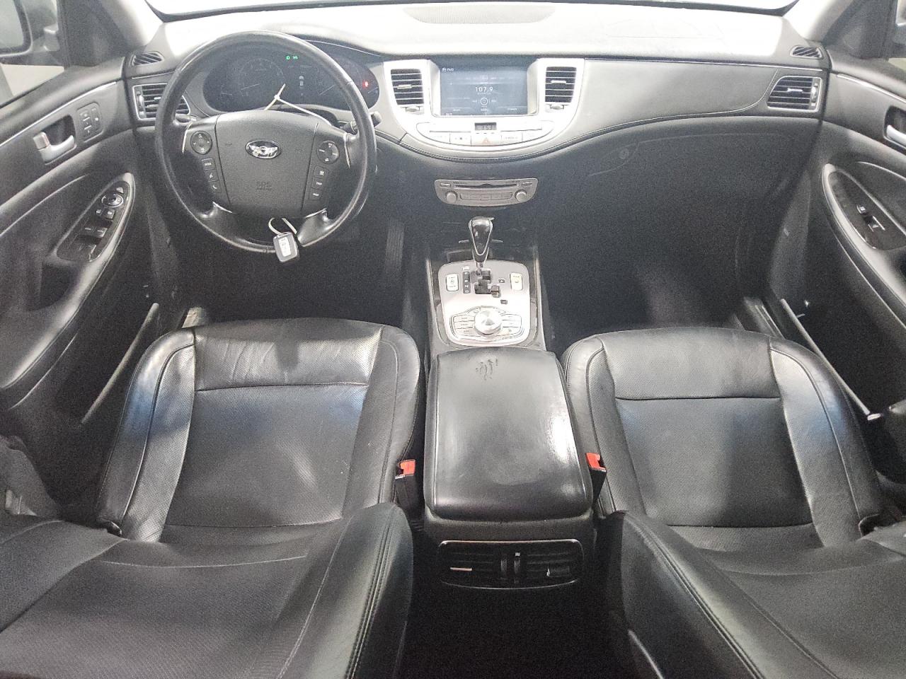 2014 Hyundai Genesis 5.0l Gray vin: KMHGC4DHXEU265016 Damage: Console Cover, Torn, 1 To 2 Inches