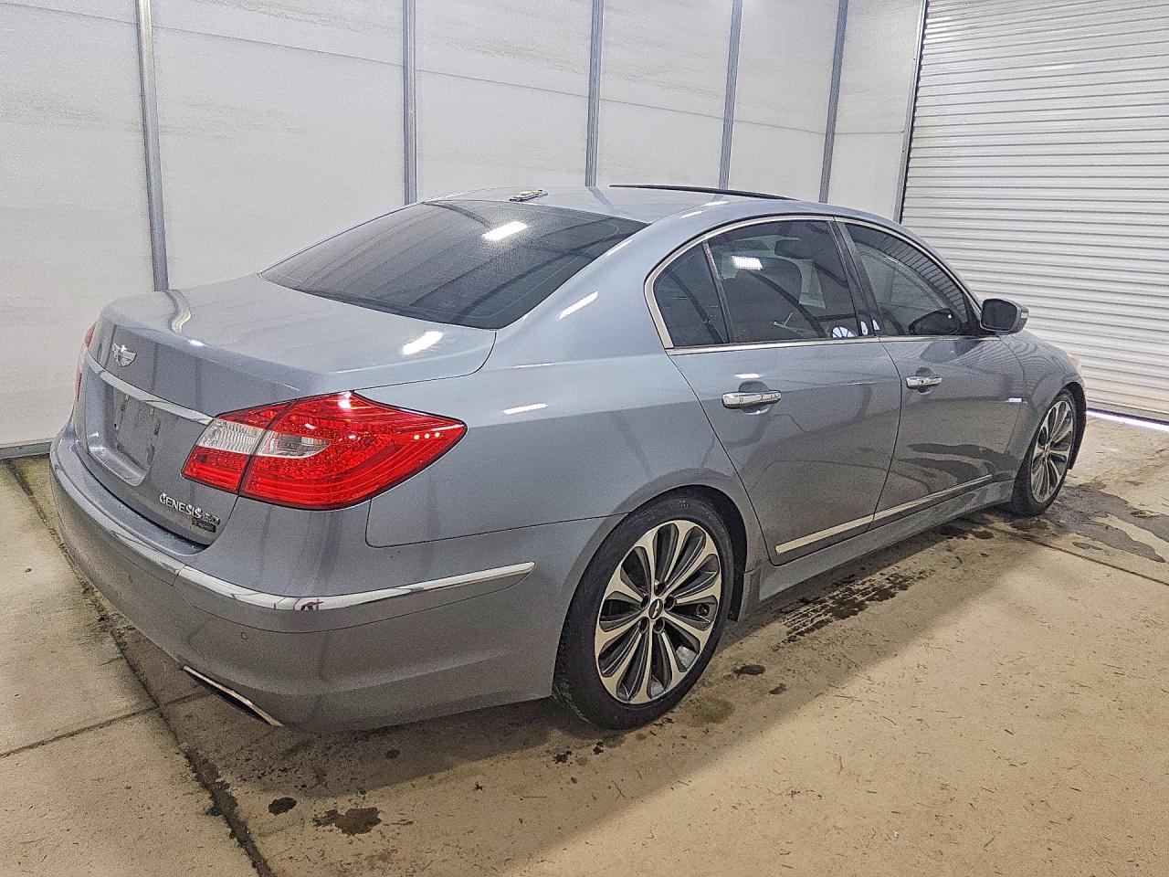 2014 Hyundai Genesis 5.0l Gray vin: KMHGC4DHXEU265016