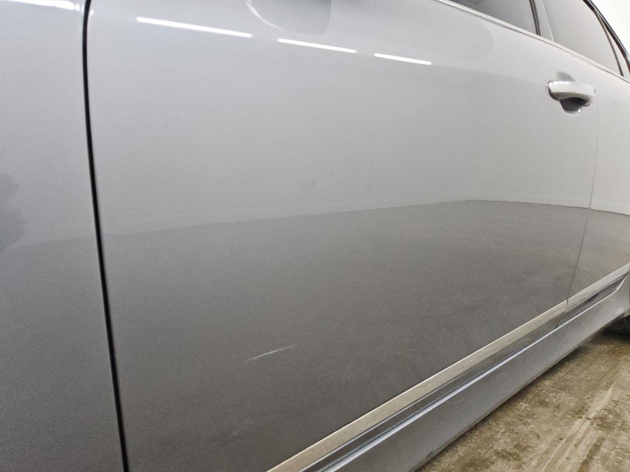 2014 Hyundai Genesis 5.0l Серый vin: KMHGC4DHXEU265016 Damage: Left Front Door, Dent(S) W/ Paint Dmg, 2 To 3 Inches