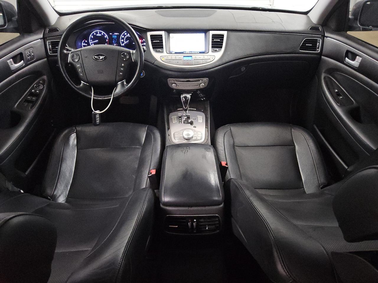 2014 Hyundai Genesis 5.0l Серый vin: KMHGC4DHXEU265016 Damage: Front Center Armrest, Worn, Replacement Required
