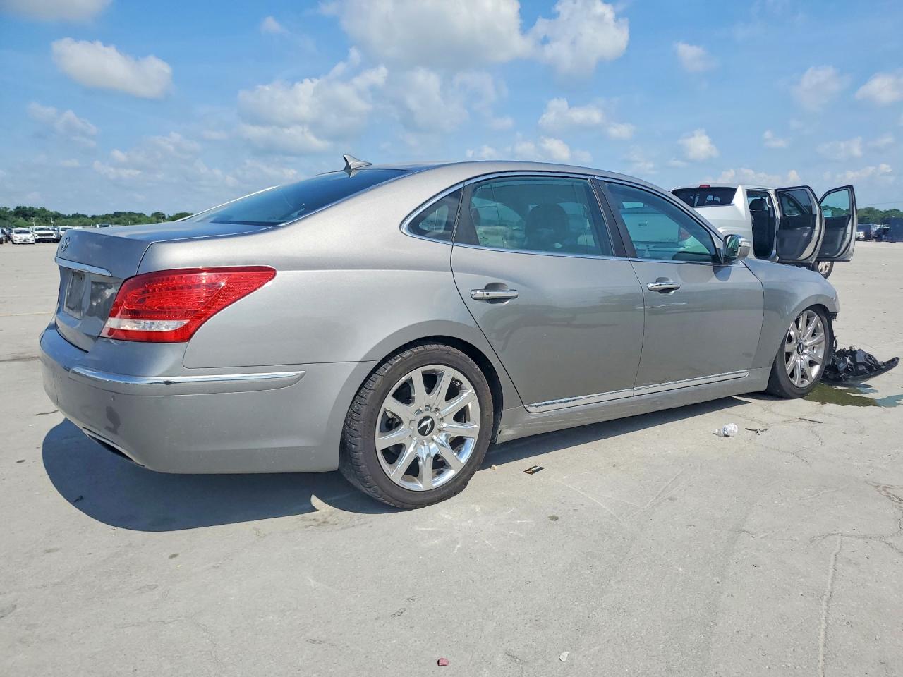 2011 Hyundai Equus Signature Серебряный vin: KMHGH4JF1BU029564