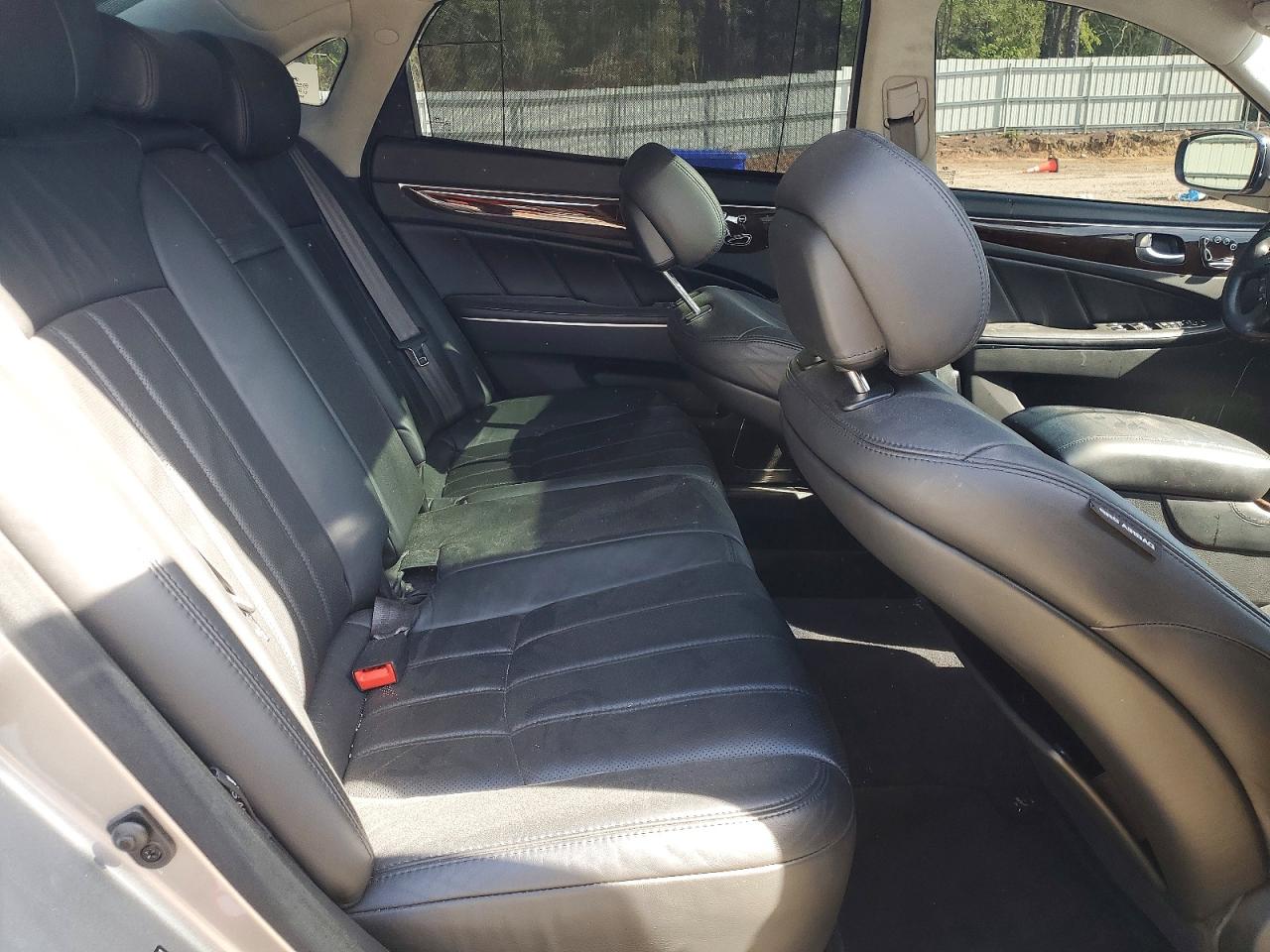 2011 Hyundai Equus Signature Silver vin: KMHGH4JF1BU042735
