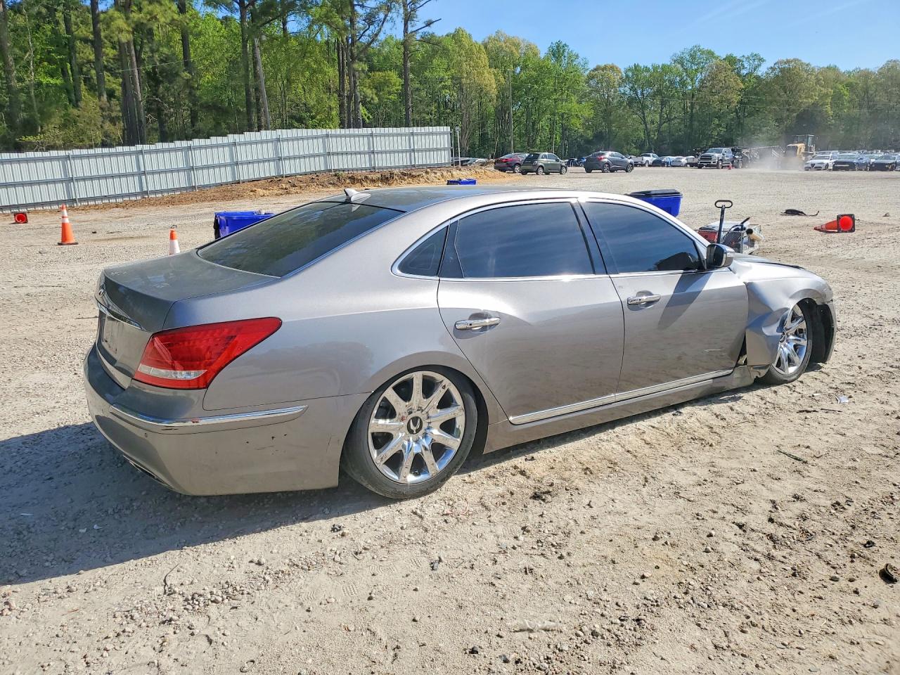 2011 Hyundai Equus Signature Silver vin: KMHGH4JF1BU042735