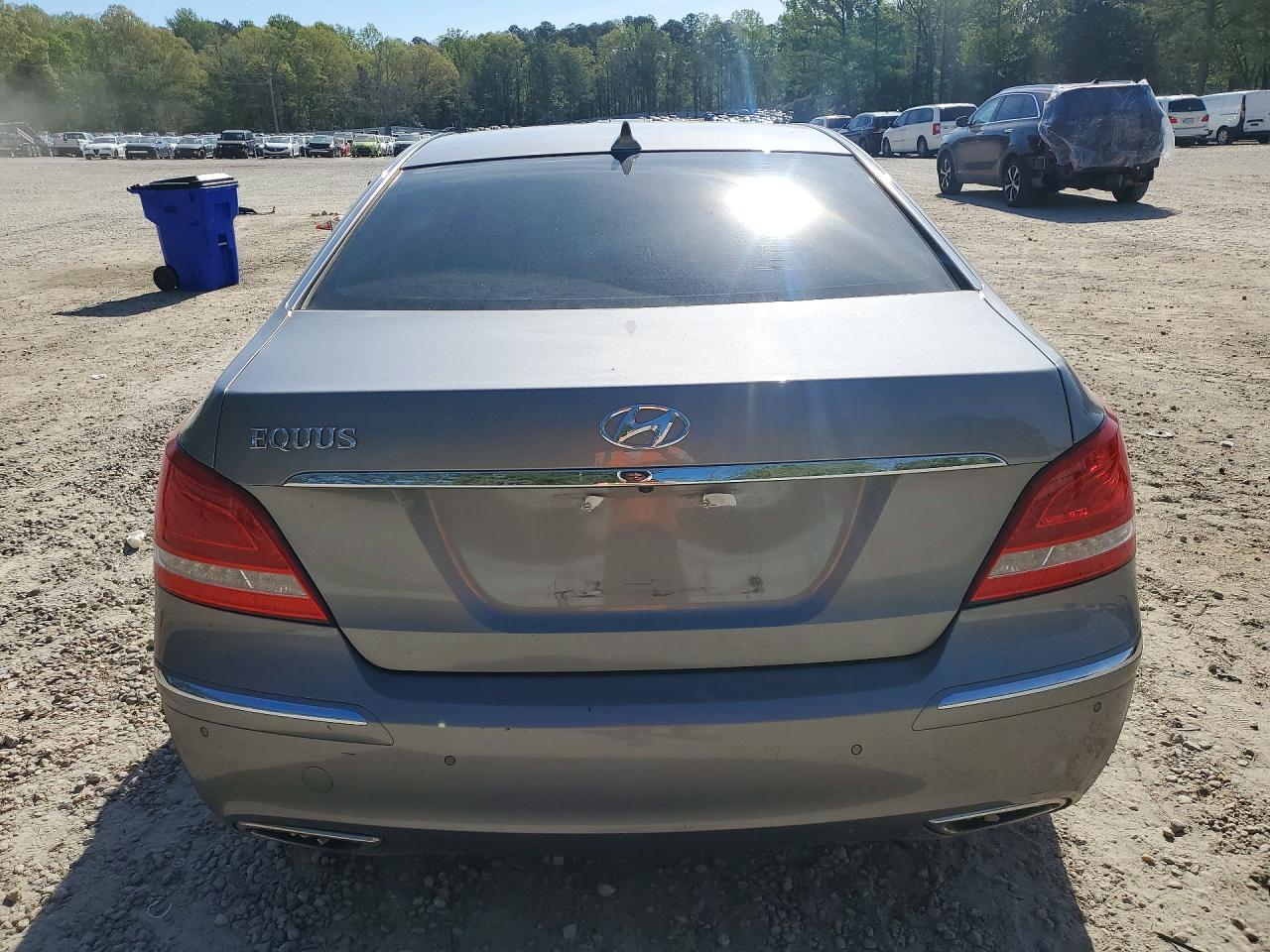 2011 Hyundai Equus Signature Silver vin: KMHGH4JF1BU042735