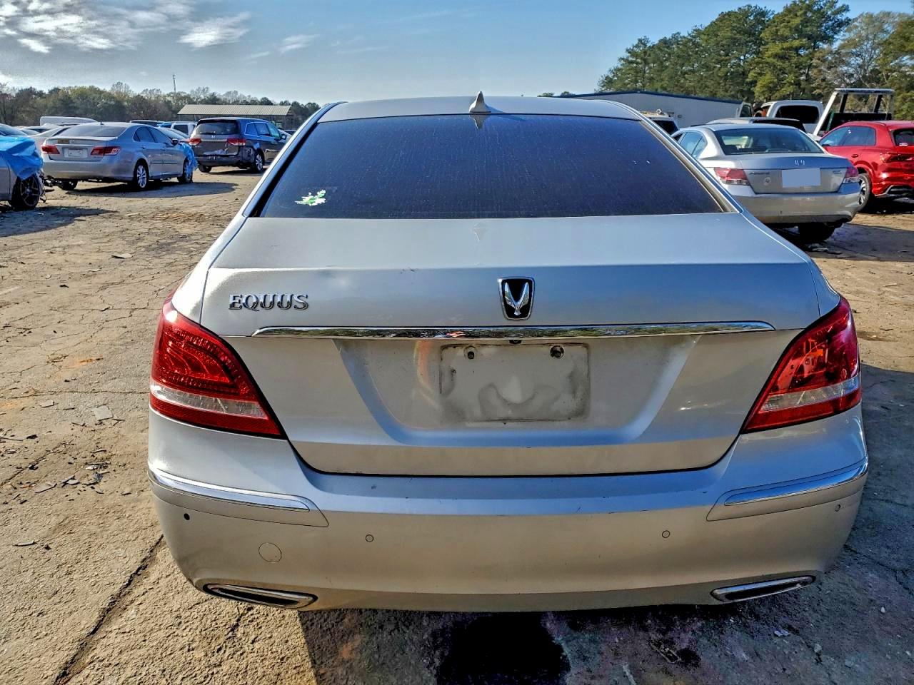 2011 Hyundai Equus Signature Gold vin: KMHGH4JF2BU029976