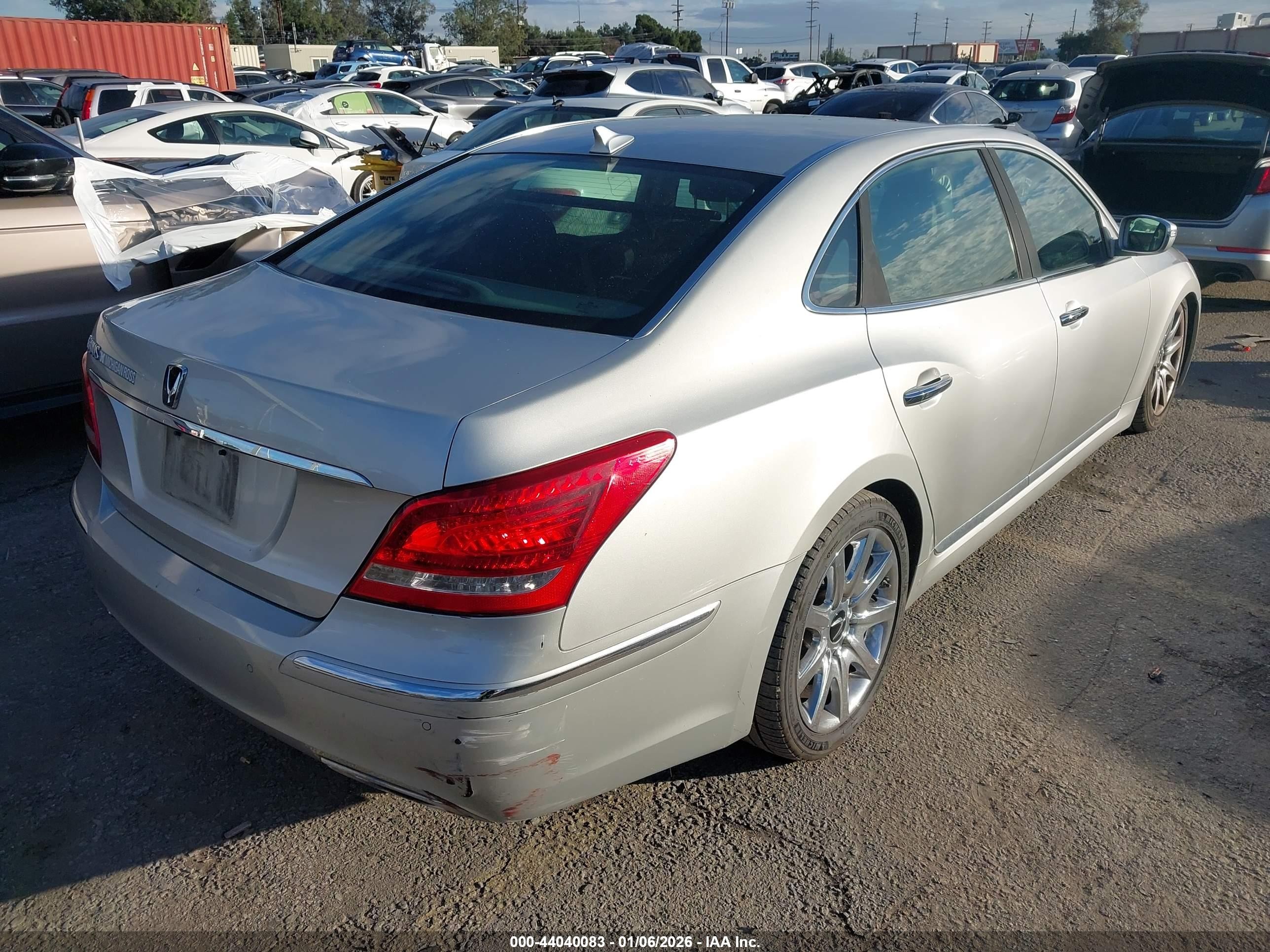 2011 Hyundai Equus Signature Silver vin: KMHGH4JF3BU035916