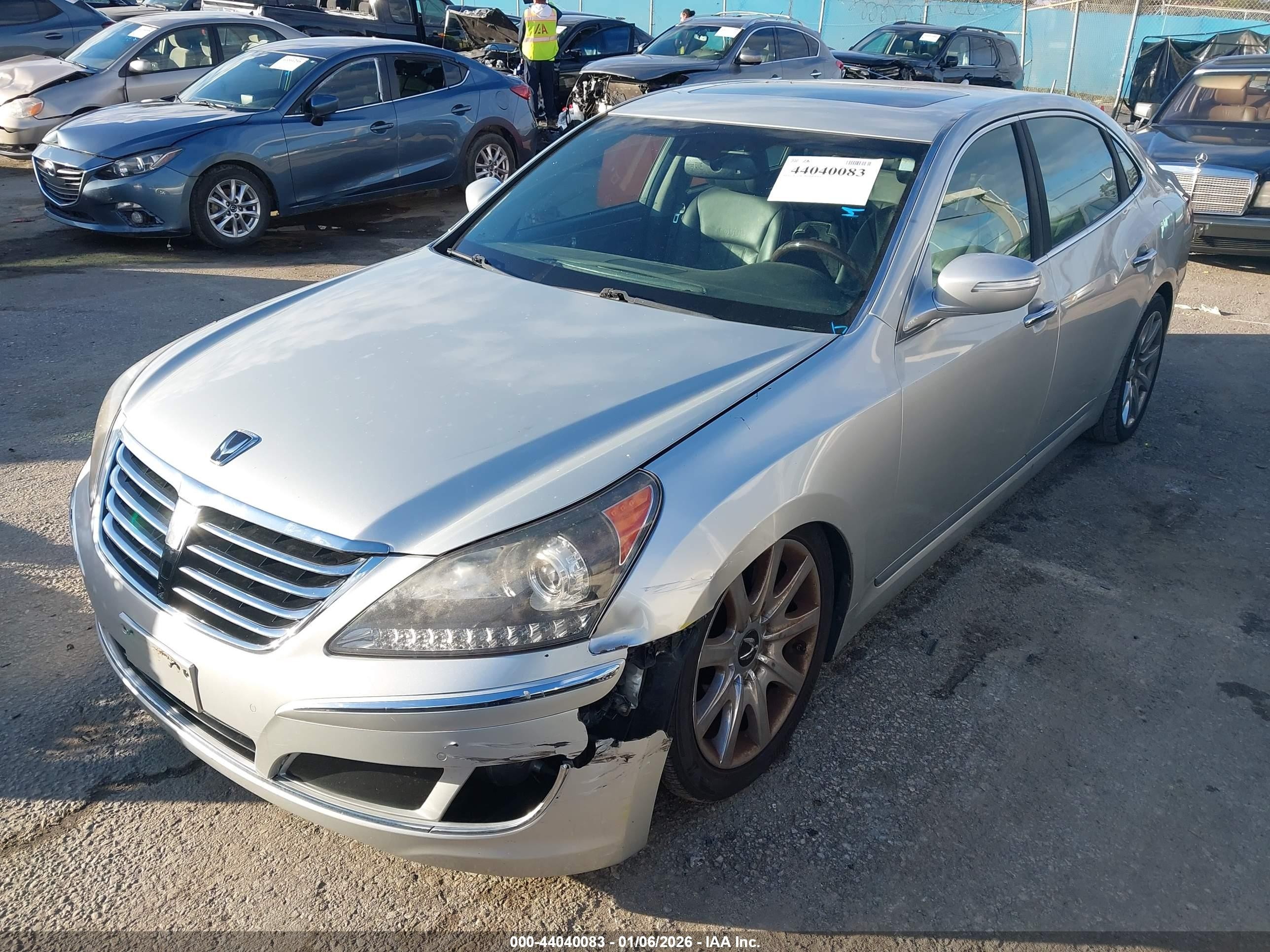 2011 Hyundai Equus Signature Silver vin: KMHGH4JF3BU035916