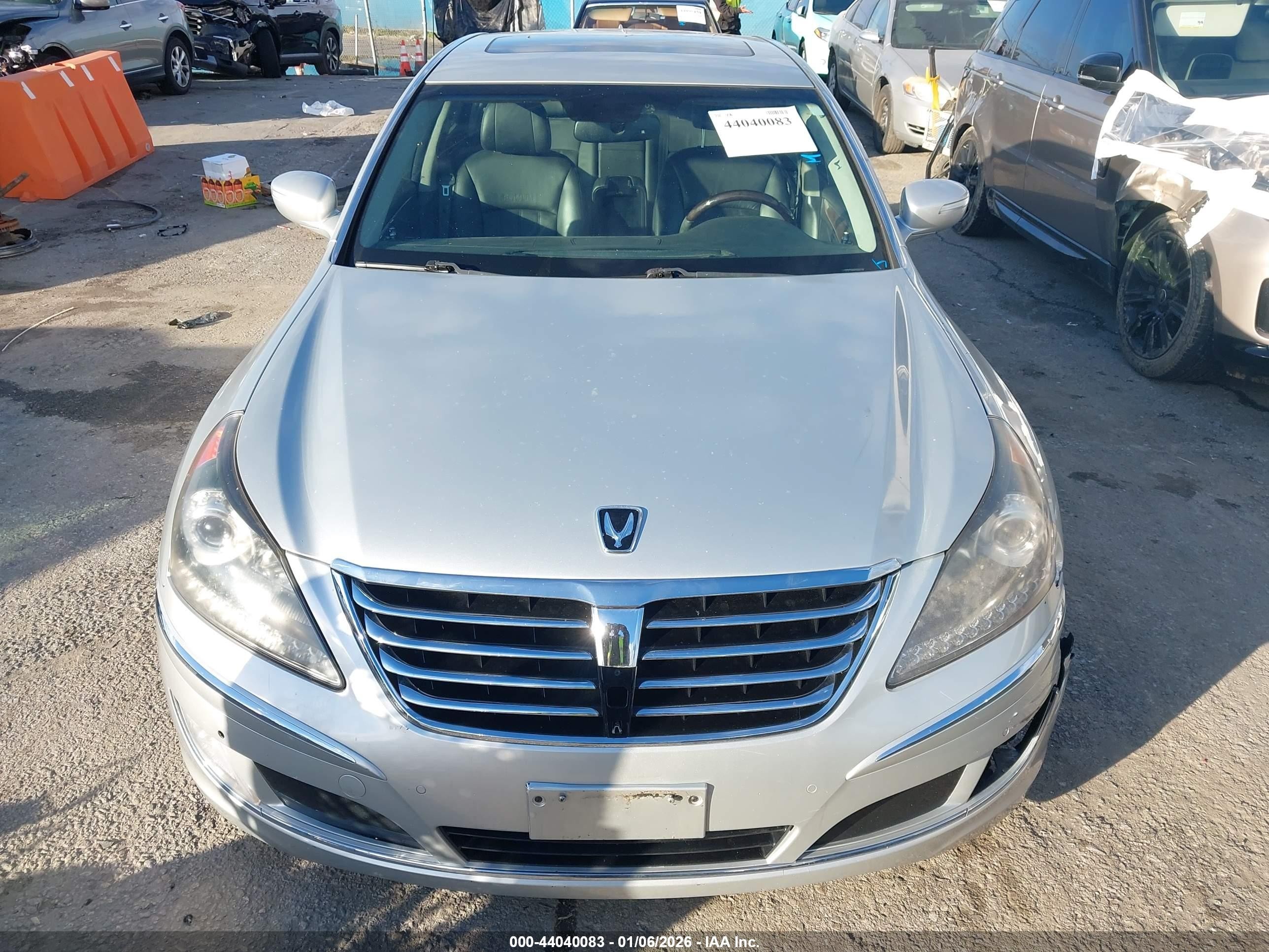 2011 Hyundai Equus Signature Silver vin: KMHGH4JF3BU035916
