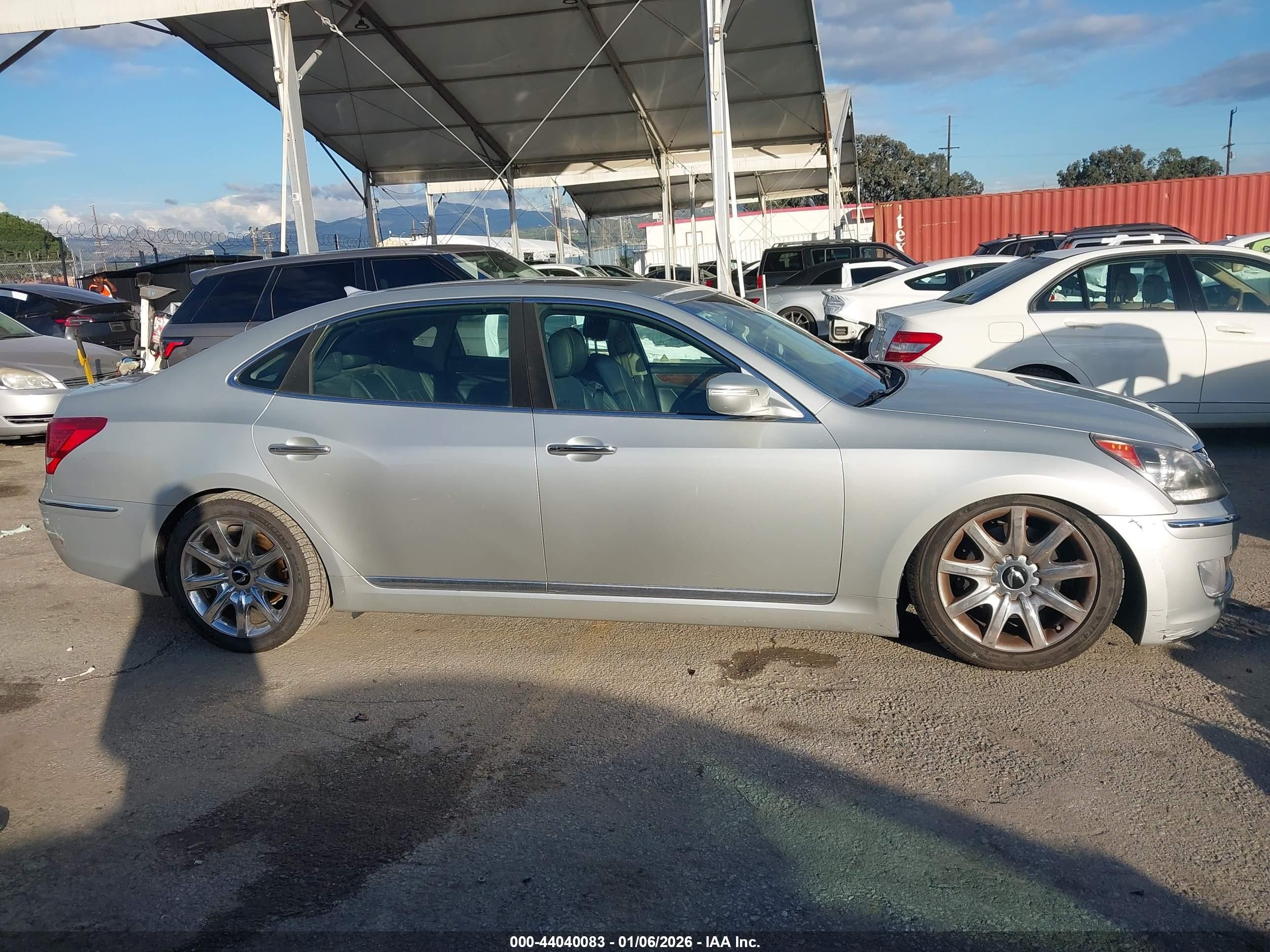 2011 Hyundai Equus Signature Silver vin: KMHGH4JF3BU035916