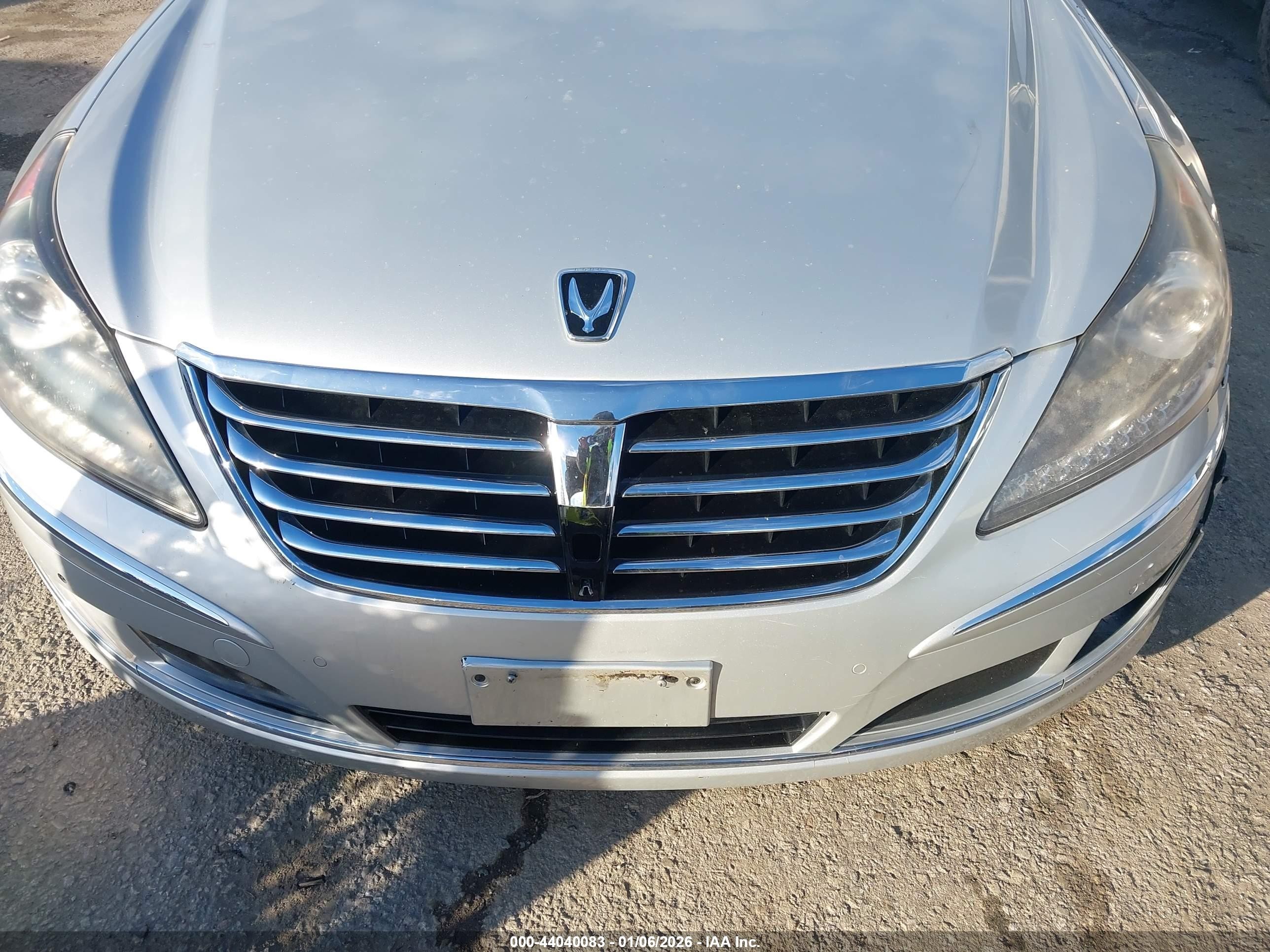 2011 Hyundai Equus Signature Silver vin: KMHGH4JF3BU035916