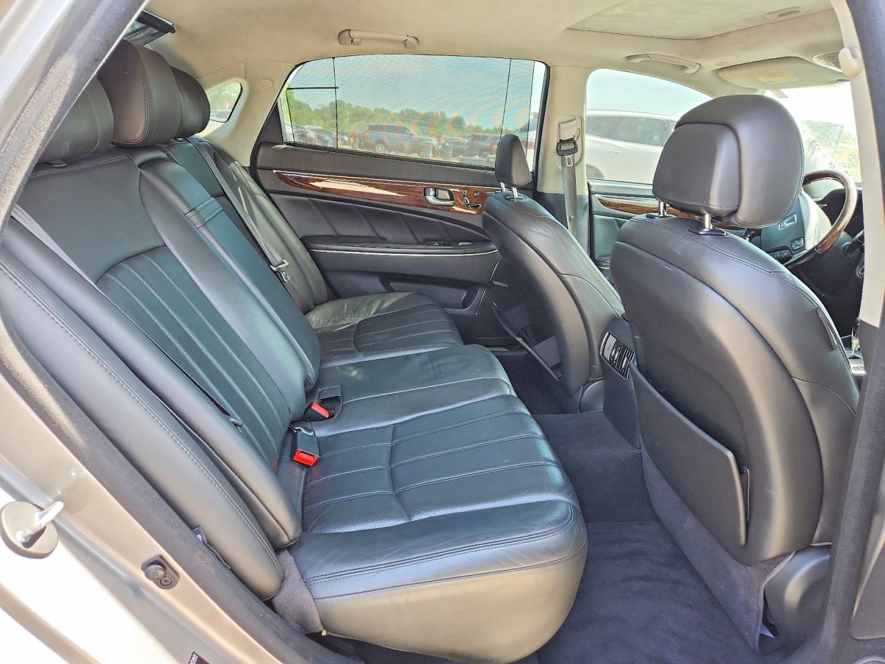 2011 Hyundai Equus Signature Silver vin: KMHGH4JF4BU029431