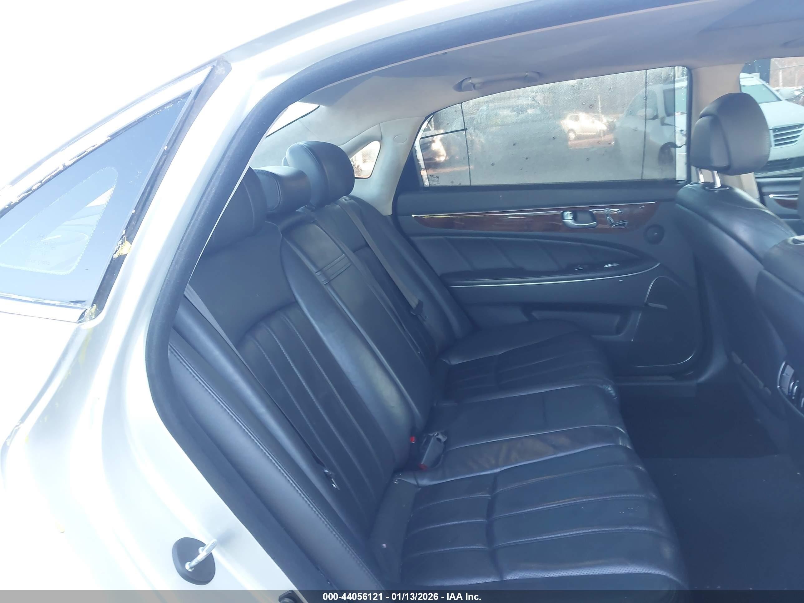 2011 Hyundai Equus Signature Silver vin: KMHGH4JF6BU029432