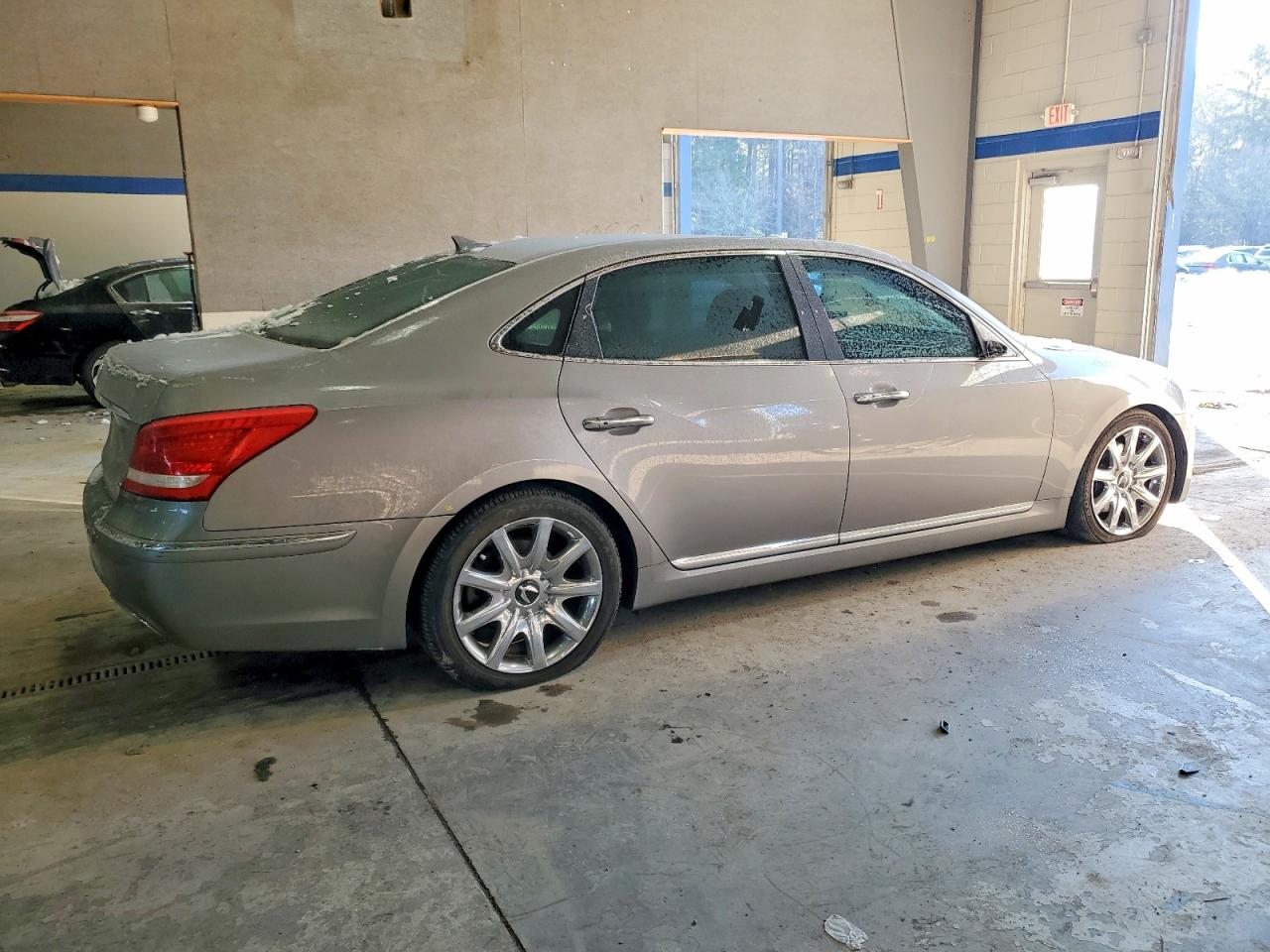 2011 Hyundai Equus Signature Gray vin: KMHGH4JF8BU029934
