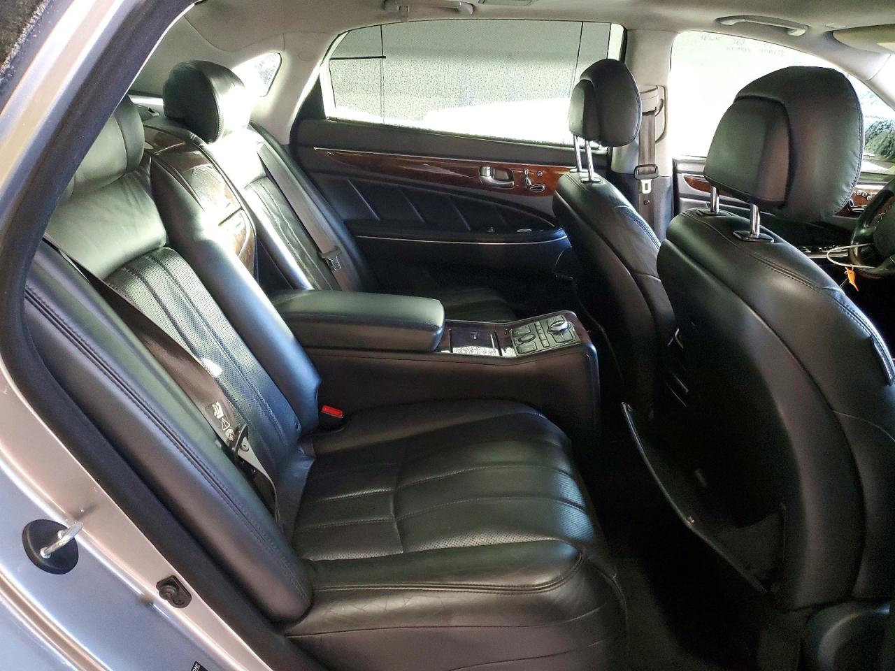 2011 Hyundai Equus Signature Gray vin: KMHGH4JF8BU029934