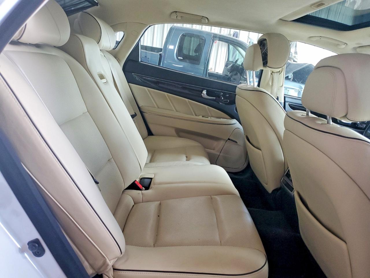 2014 Hyundai Equus Signature White vin: KMHGH4JH0EU089308