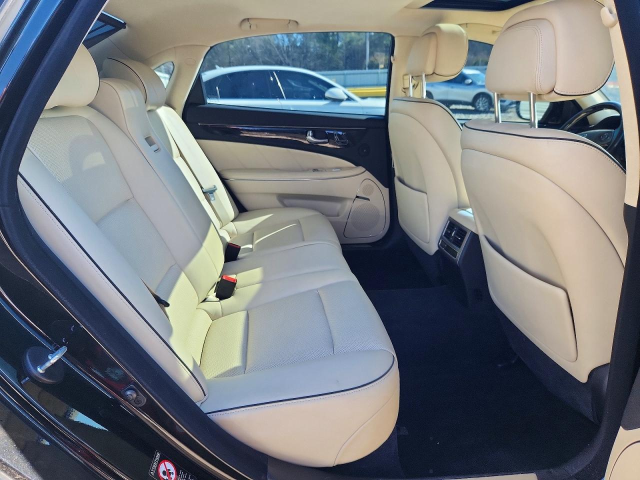 2015 Hyundai Equus Signature Black vin: KMHGH4JH0FU095045