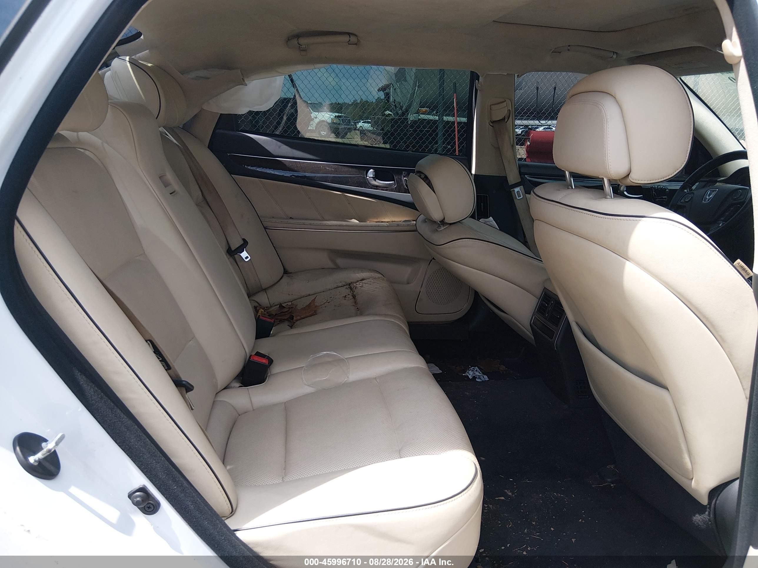 2014 Hyundai Equus Signature White vin: KMHGH4JH1EU085946