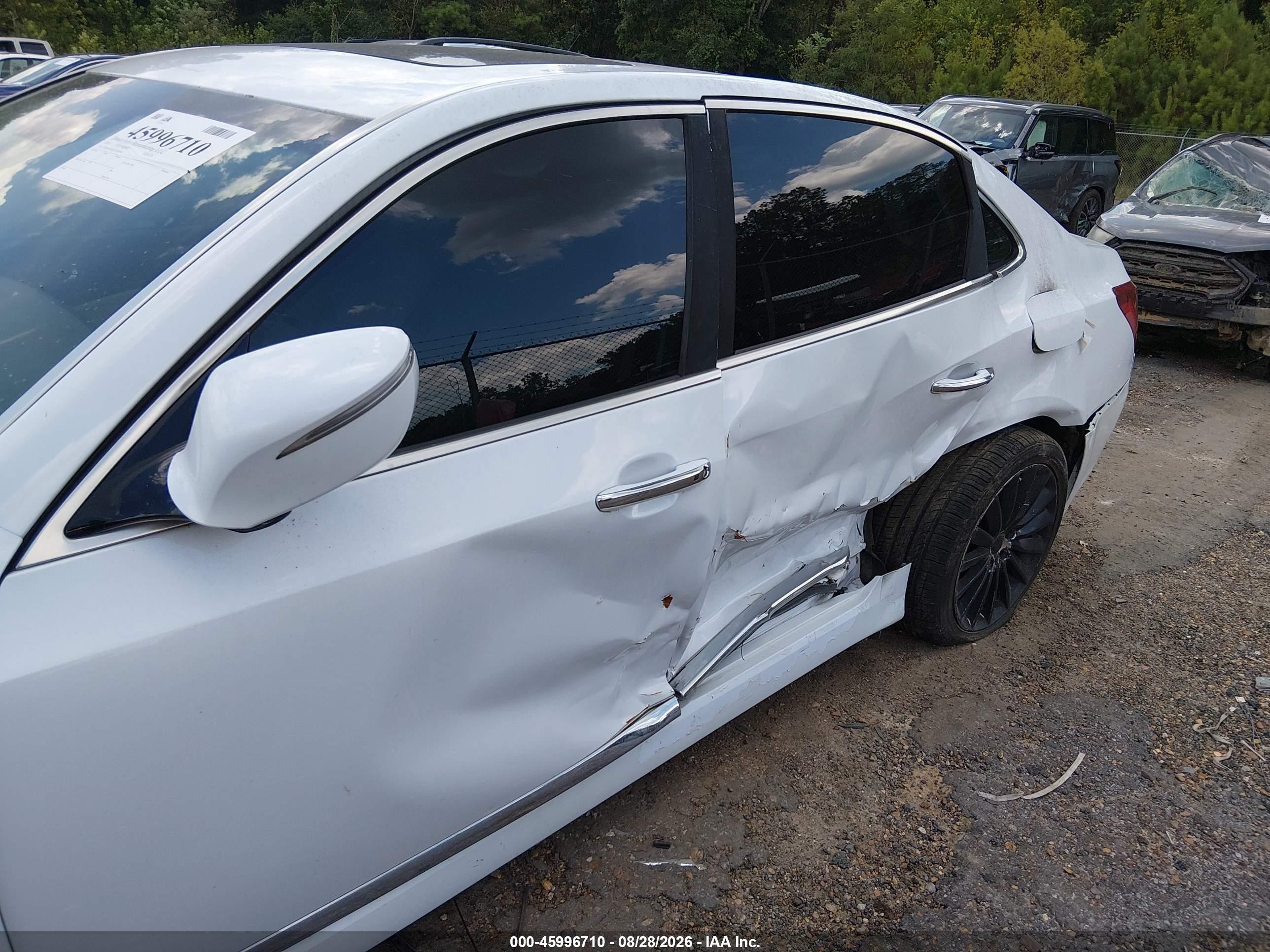 2014 Hyundai Equus Signature White vin: KMHGH4JH1EU085946
