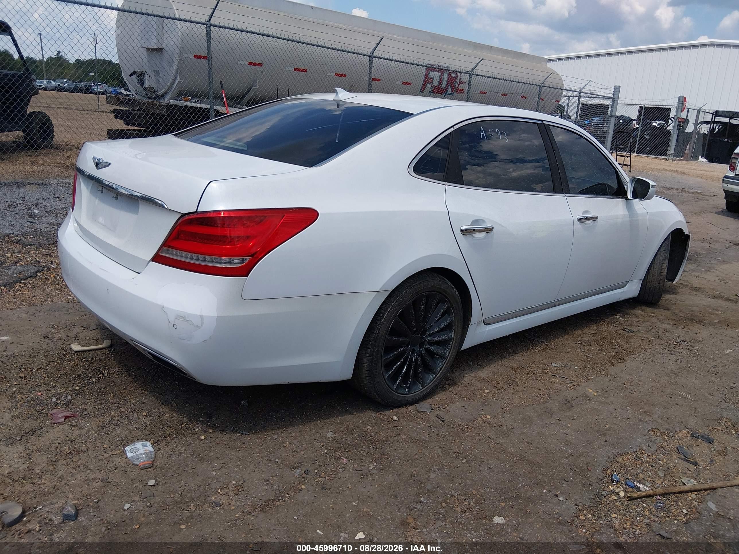 2014 Hyundai Equus Signature White vin: KMHGH4JH1EU085946
