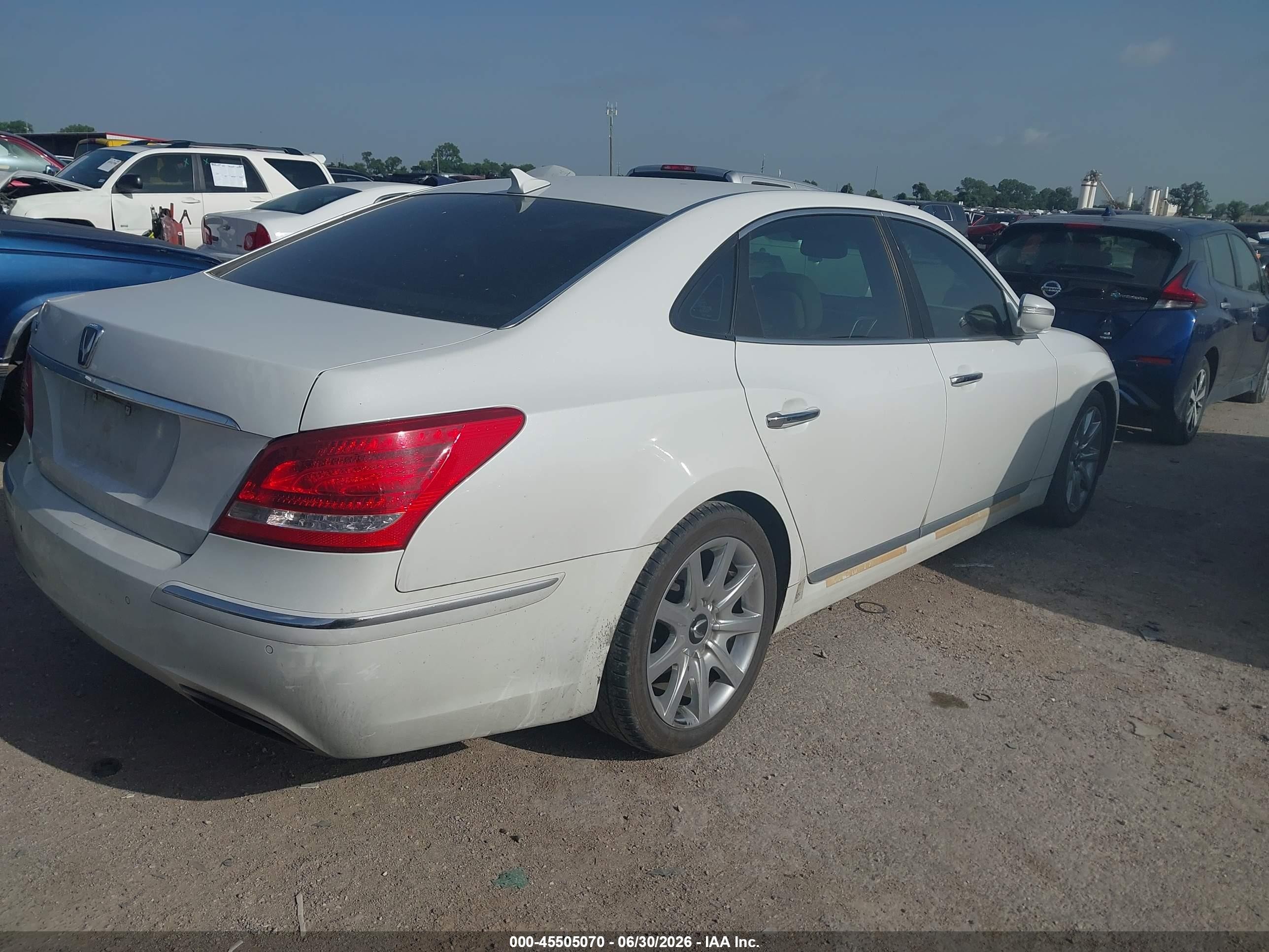2013 Hyundai Equus Signature White vin: KMHGH4JH2DU069737