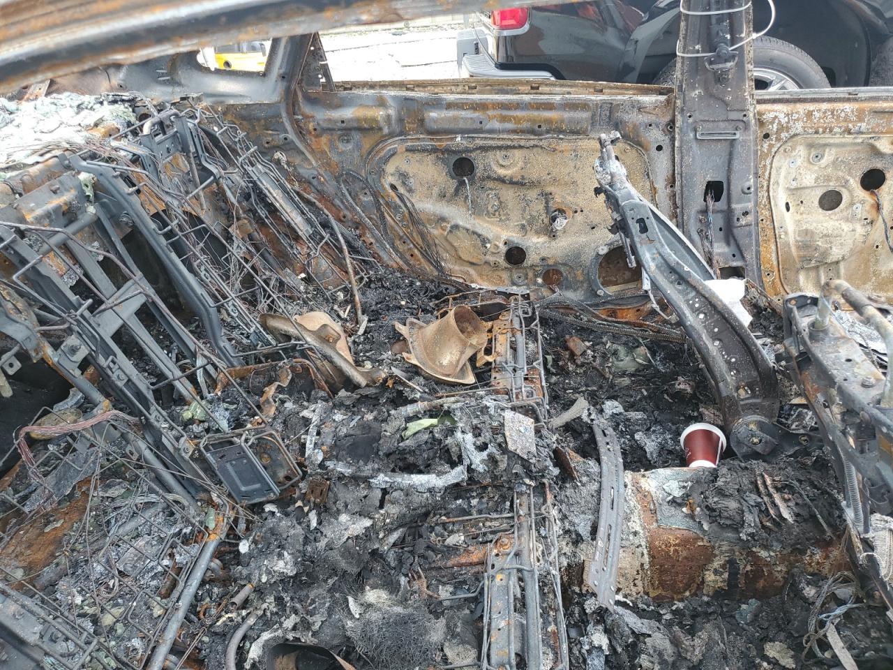2015 Hyundai Equus Signature Burn vin: KMHGH4JH2FU093944